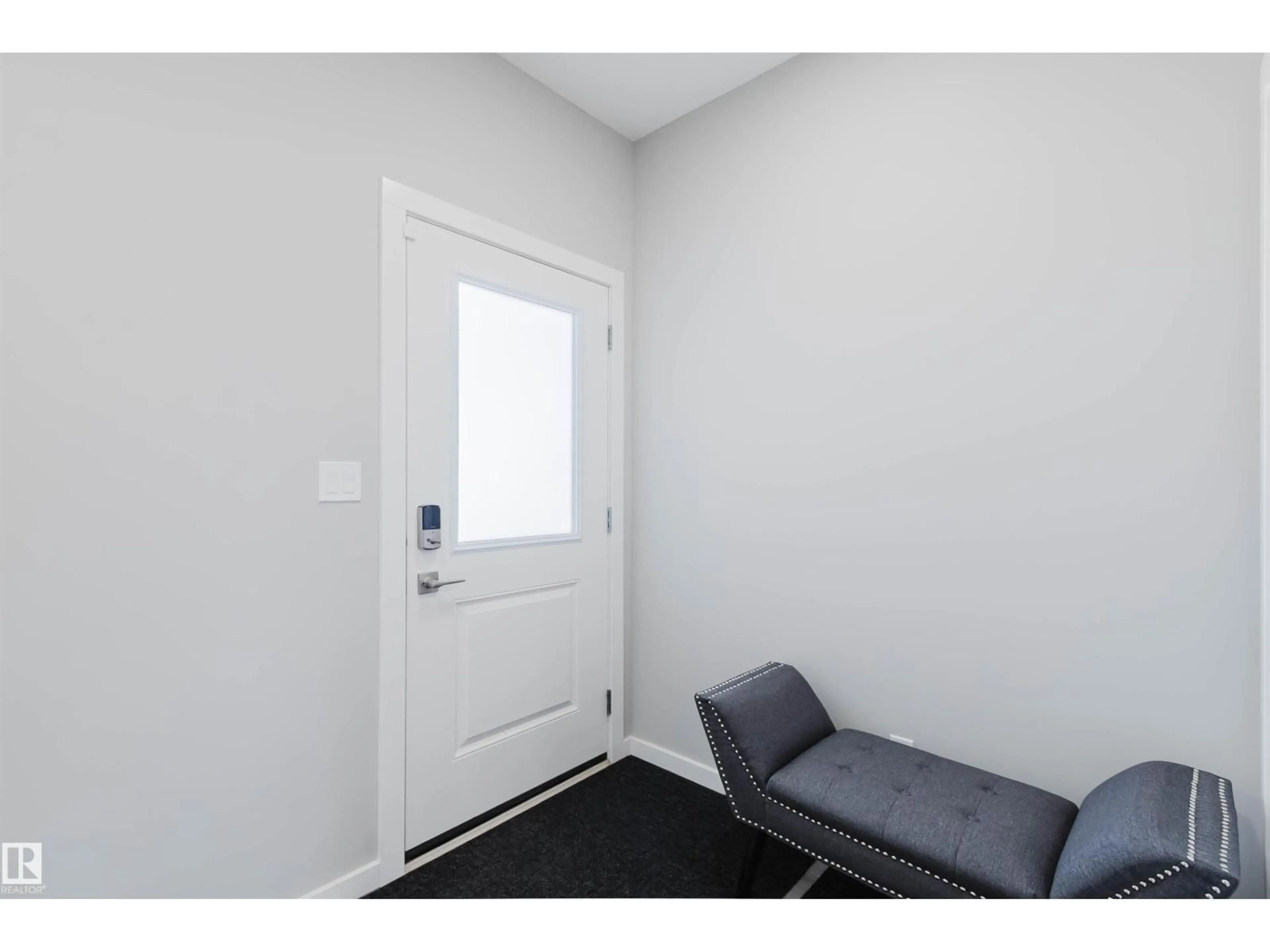 Indoor entryway for 343 EDGEMONT DR, Edmonton Alberta T6M3G7