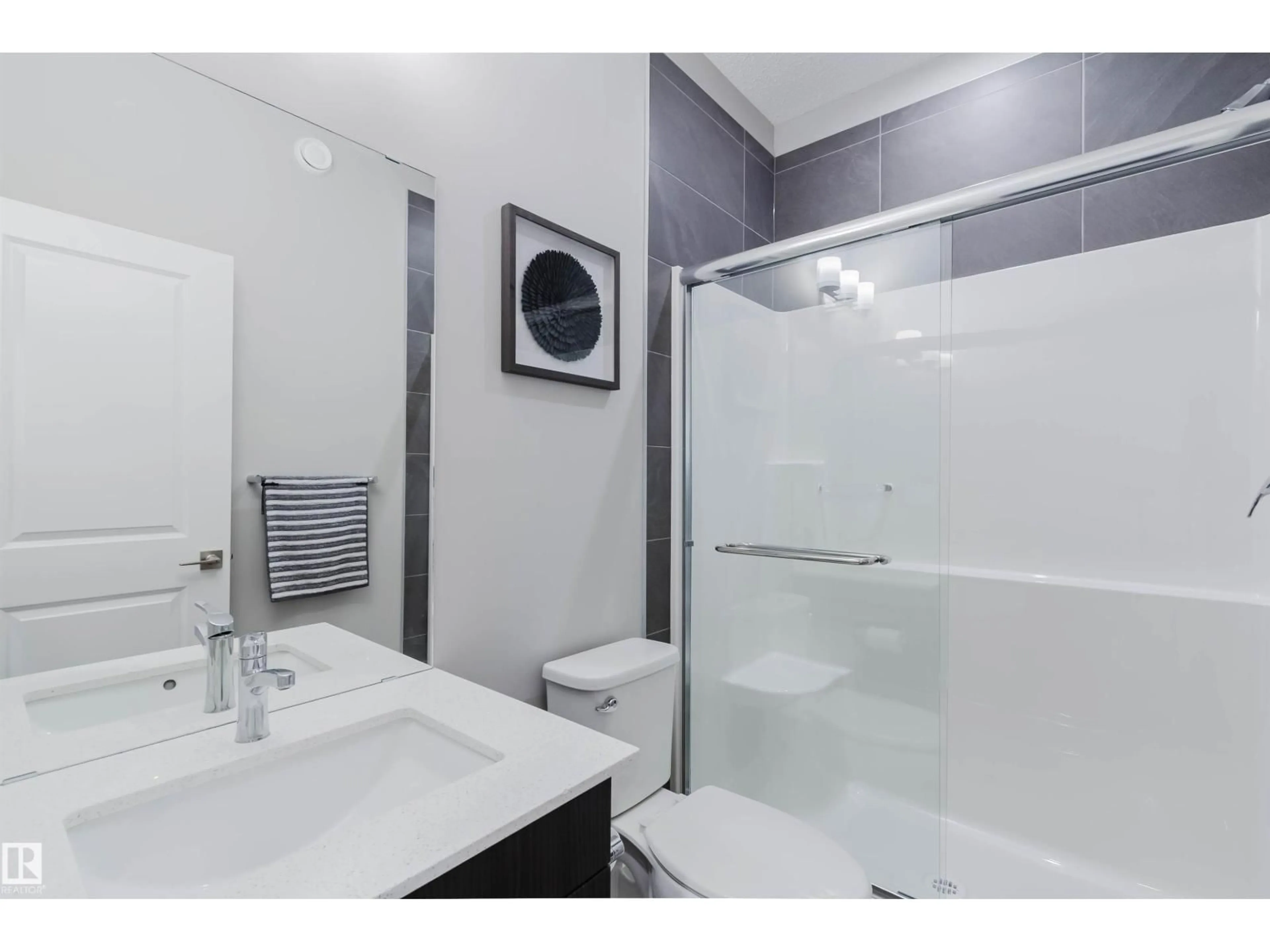 Standard bathroom, unknown for 343 EDGEMONT DR, Edmonton Alberta T6M3G7