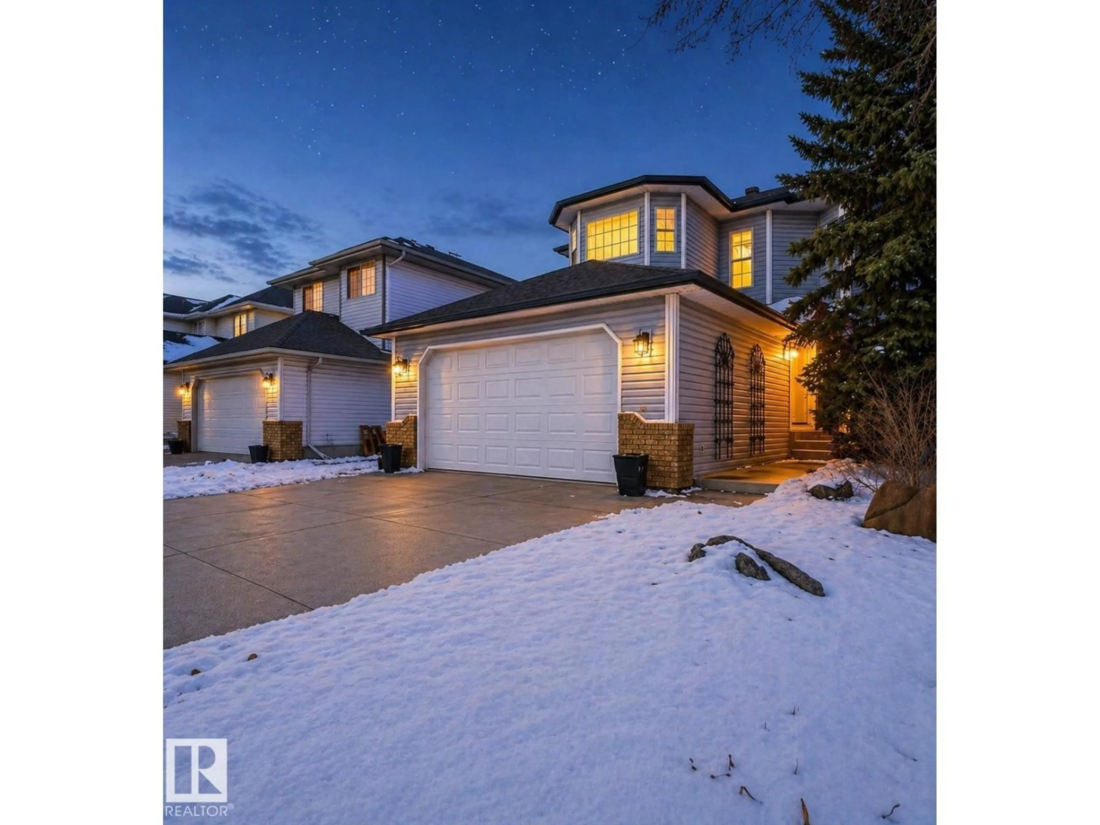 A pic from outside/outdoor area/front of a property/back of a property/a pic from drone, street for 874 RYAN PL, Edmonton Alberta T6R2N1