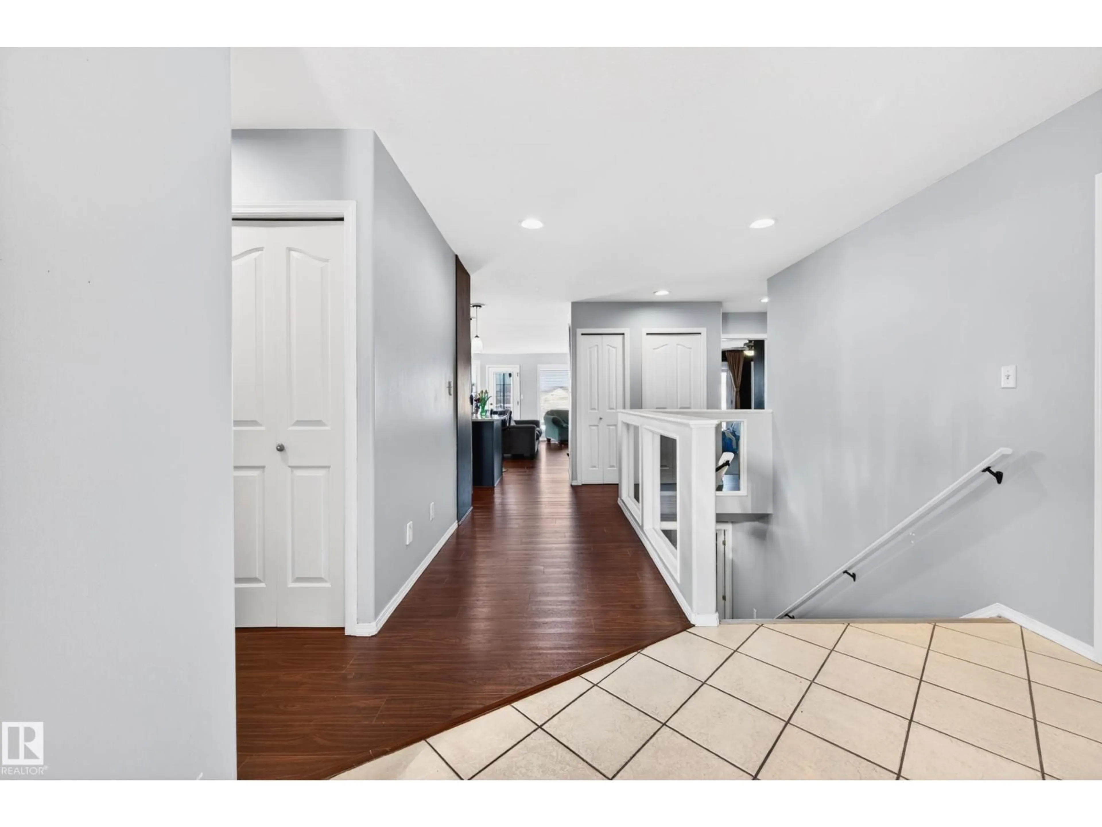Indoor entryway for NW - 2810 32A ST, Edmonton Alberta T6T1T3