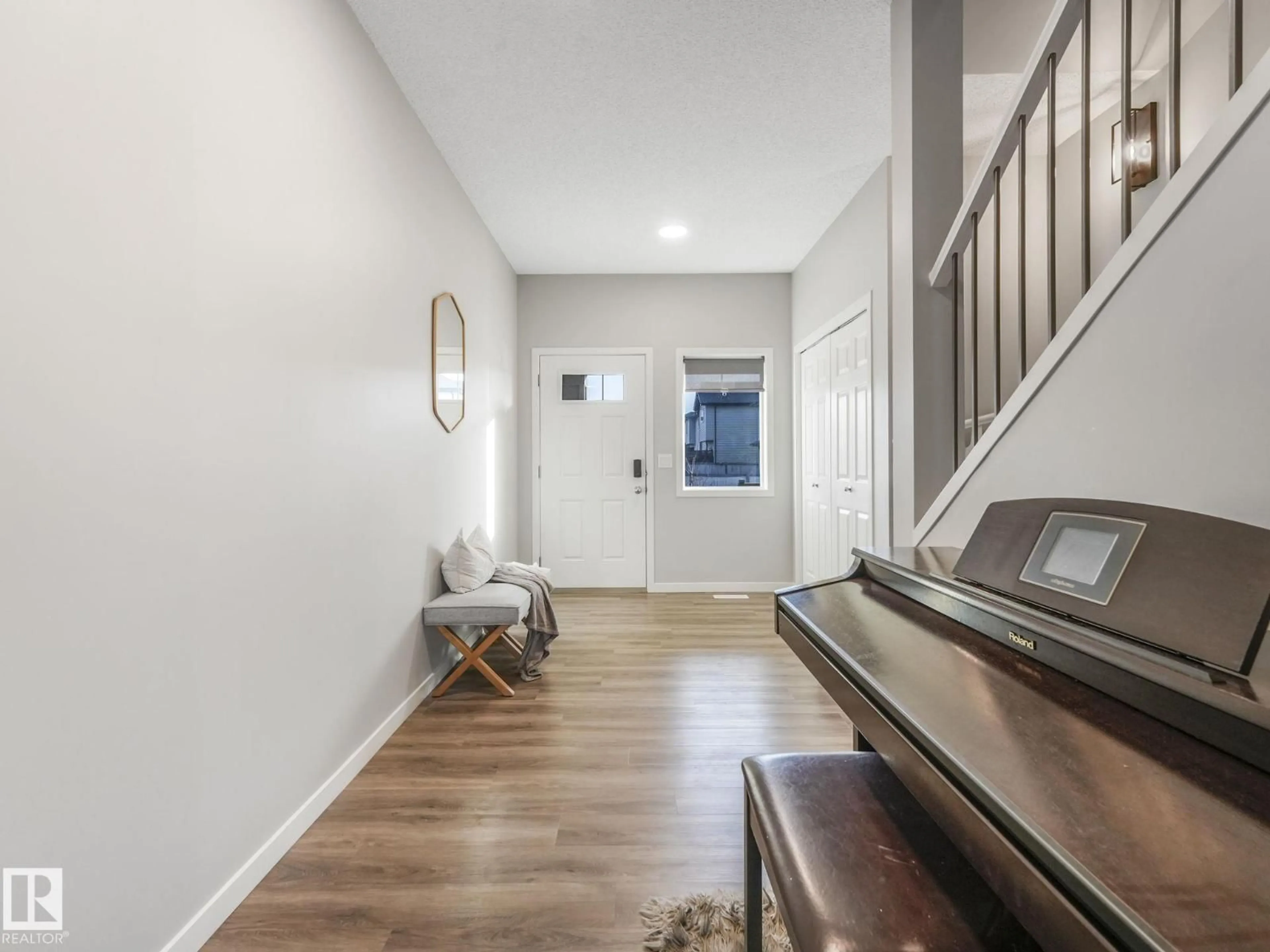 Indoor entryway for 10 AUTUMNWOOD CR, Spruce Grove Alberta T7X0J3