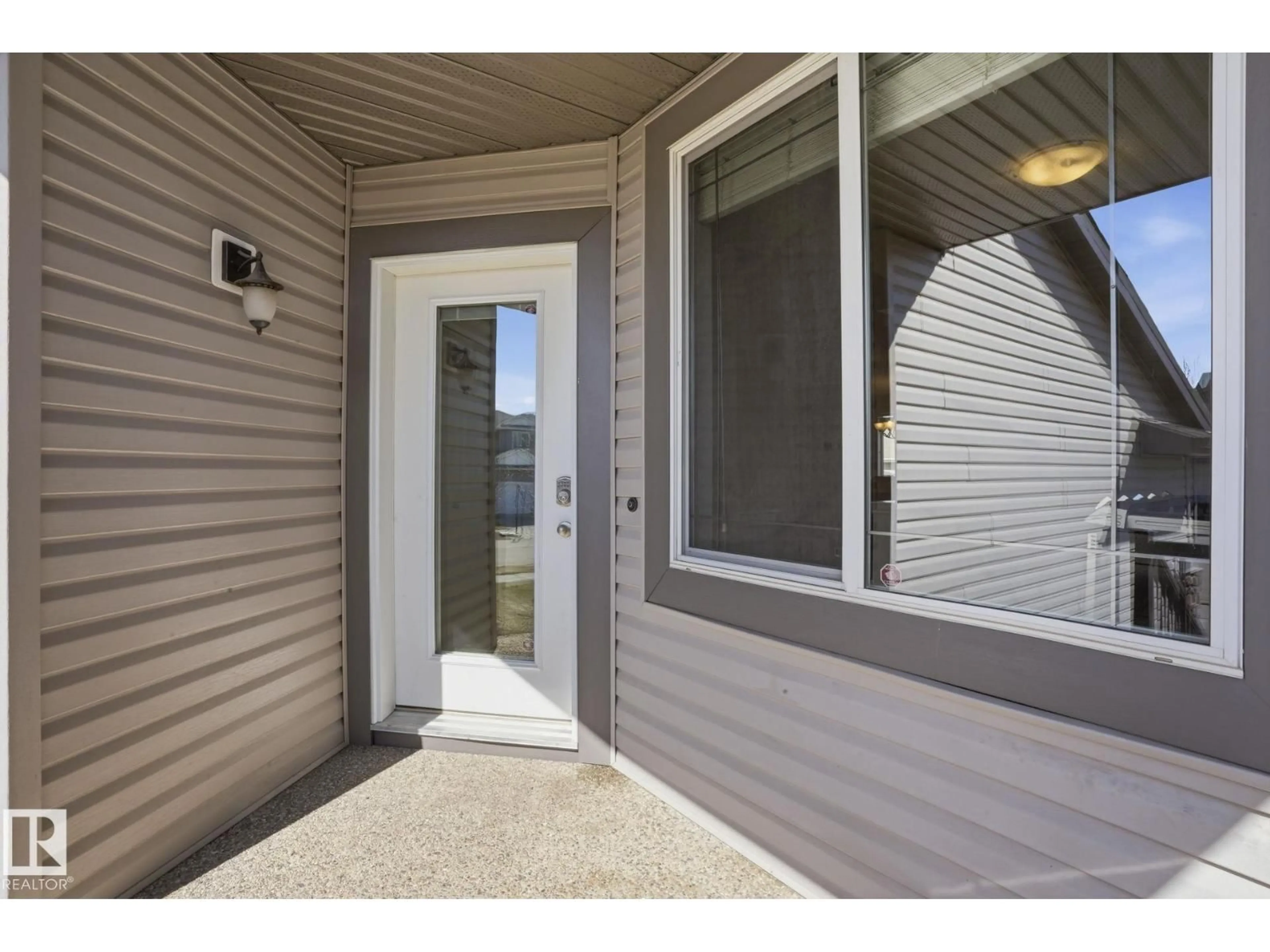 Indoor entryway for 171 KEYPORT CI, Leduc Alberta T9E0M4