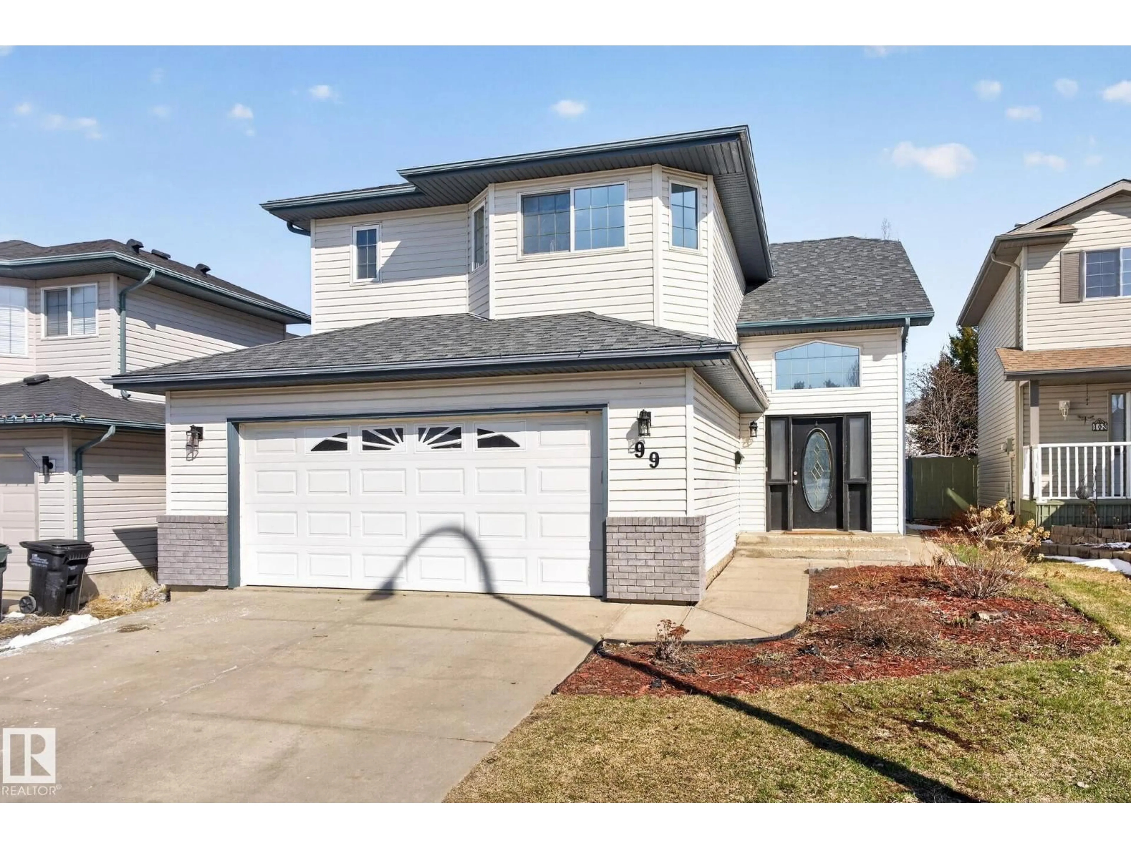 Home with vinyl exterior material, street for 99 FOXBORO LD, Sherwood Park Alberta T8A6C9