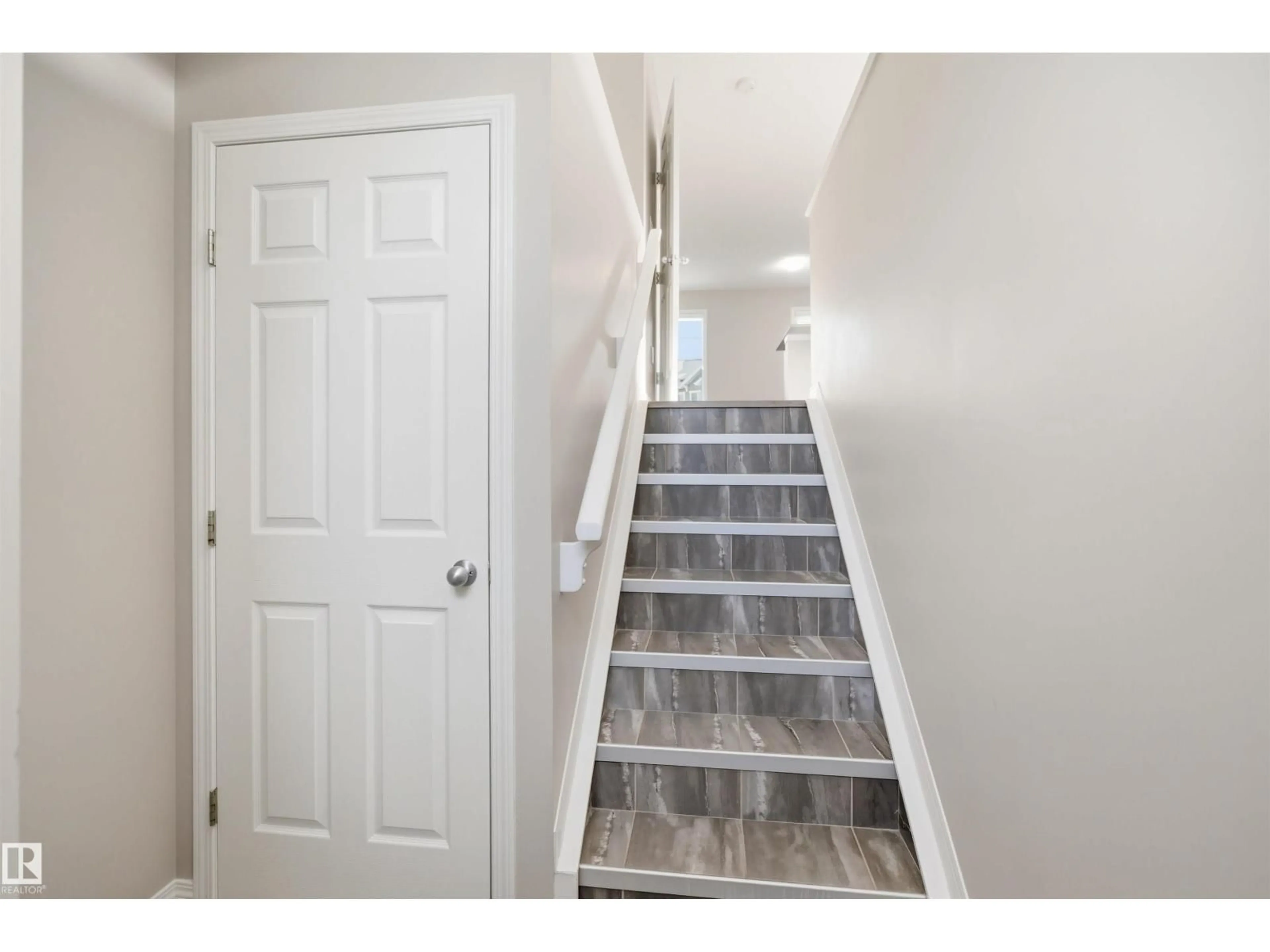 Indoor entryway for #33 - 7385 EDGEMONT WY, Edmonton Alberta T6M0R9