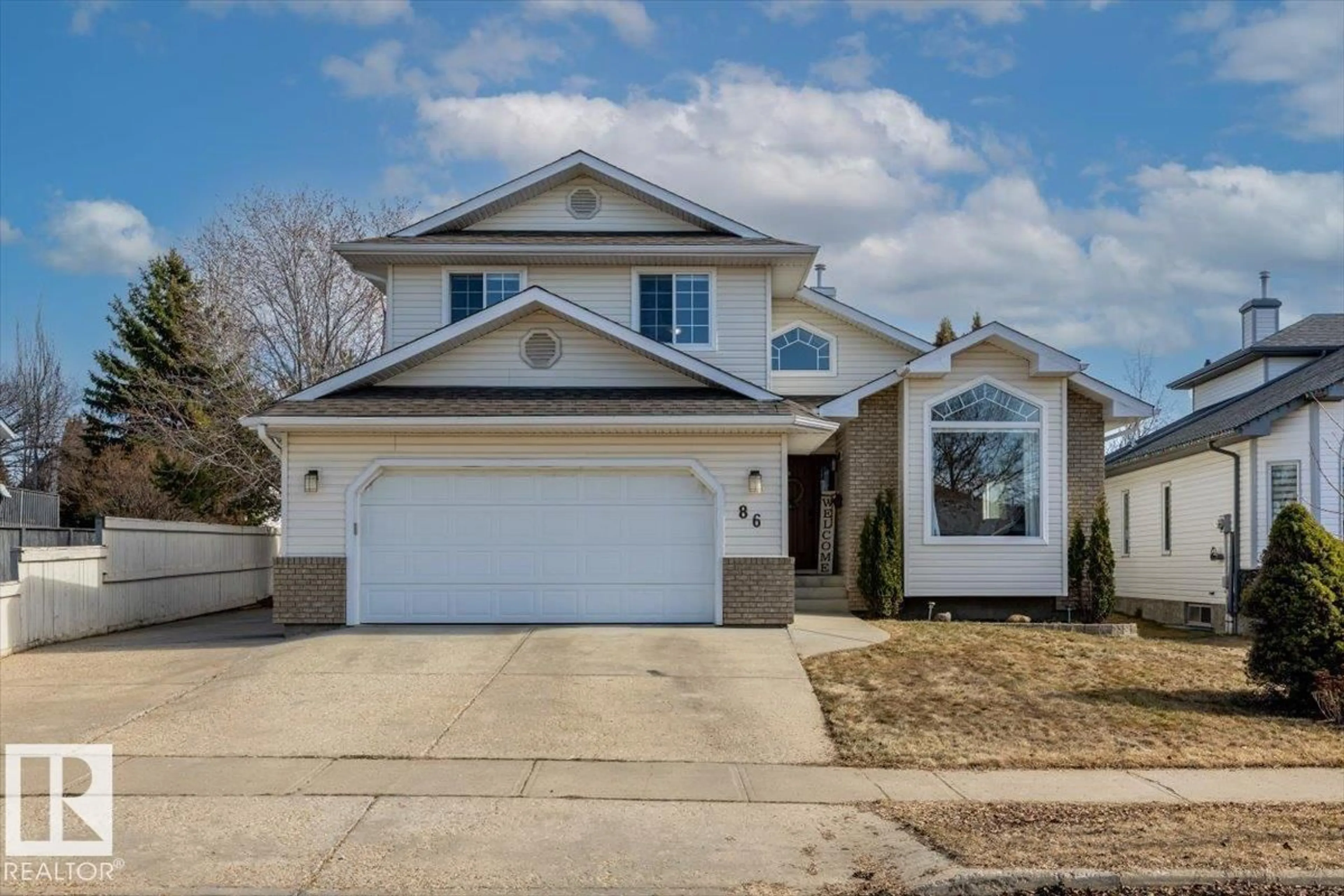Home with vinyl exterior material, street for 86 WESTPARK WY, Fort Saskatchewan Alberta T8L3X1