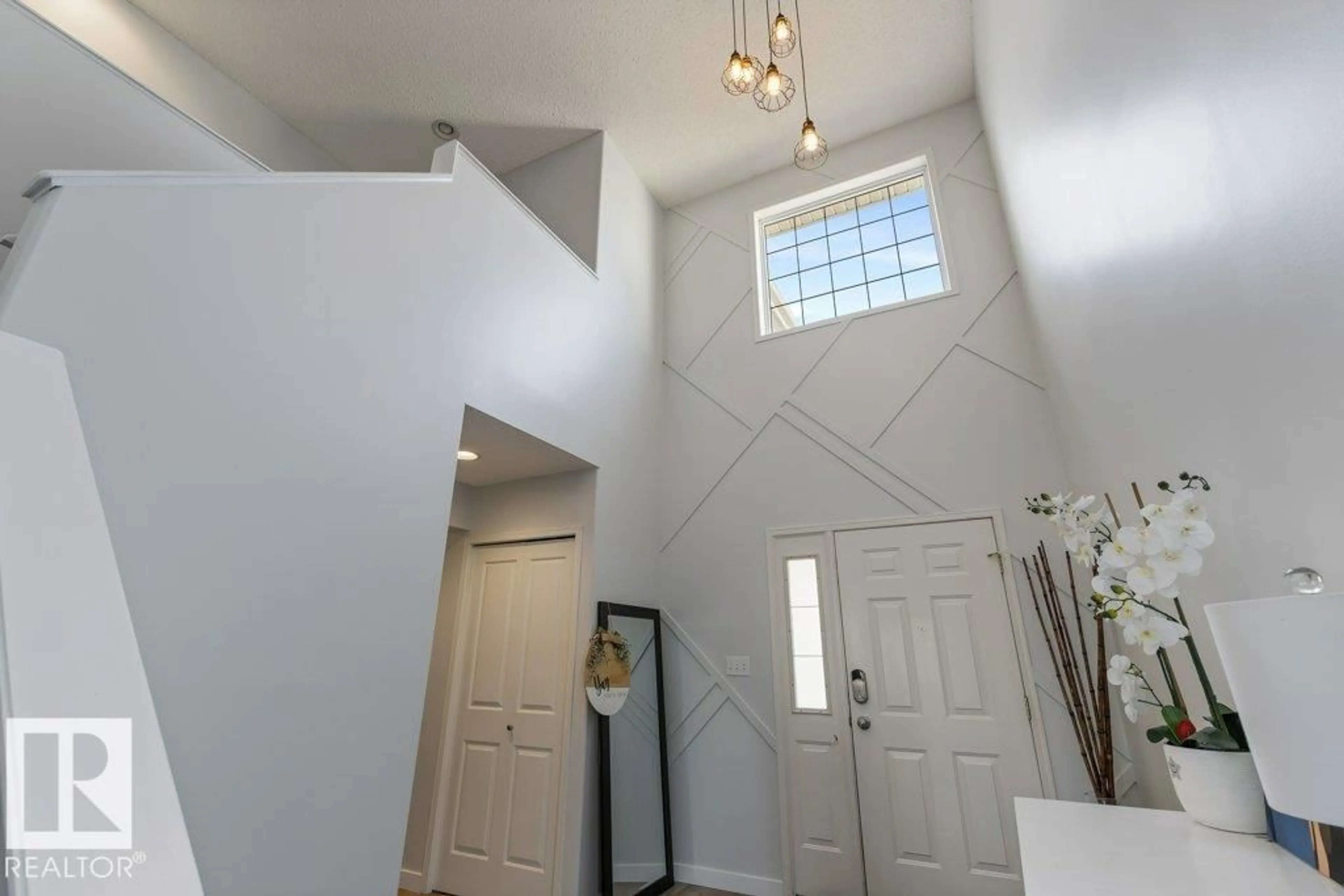 Indoor entryway for 22 DEACON PL, St. Albert Alberta T8N6S5