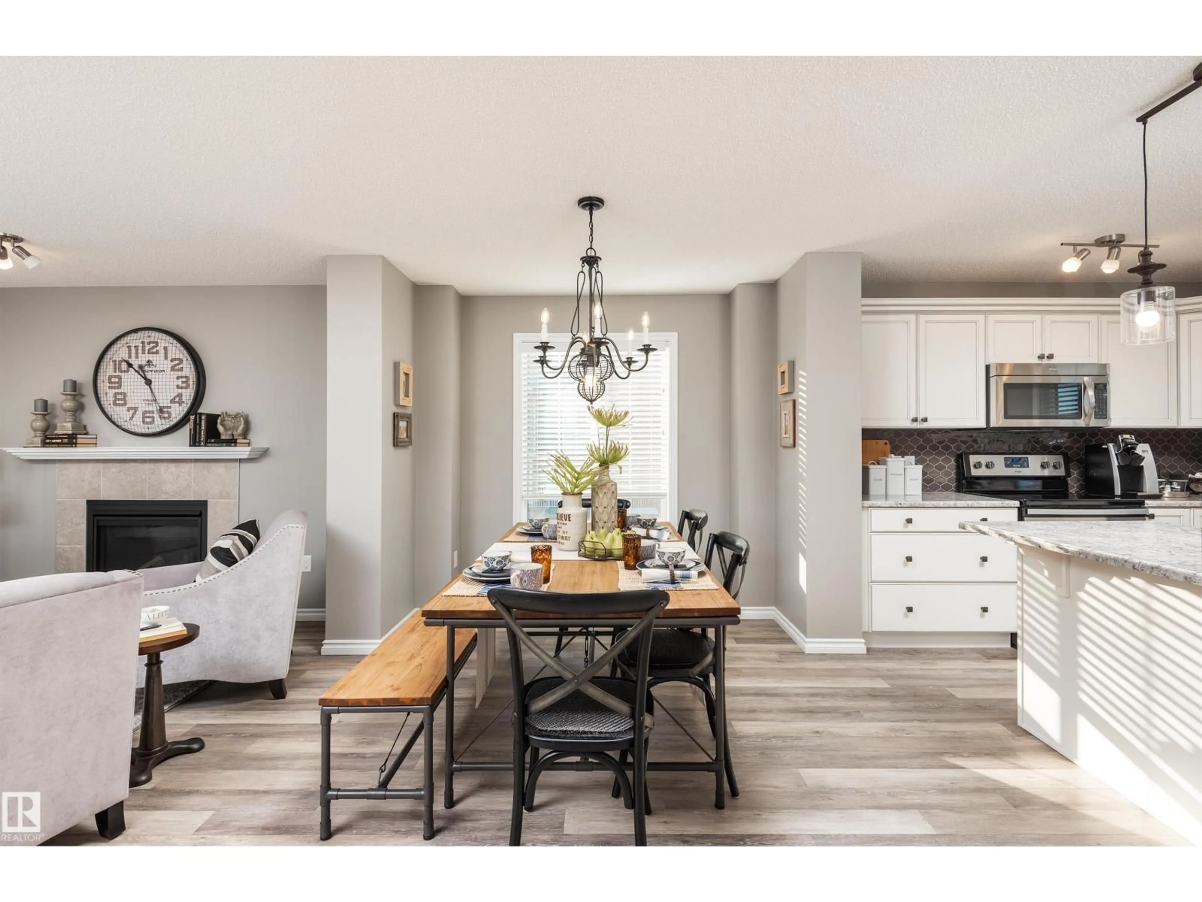 Open concept kitchen, unknown for 69 20 AUGUSTINE CR, Sherwood Park Alberta T8H0Z8