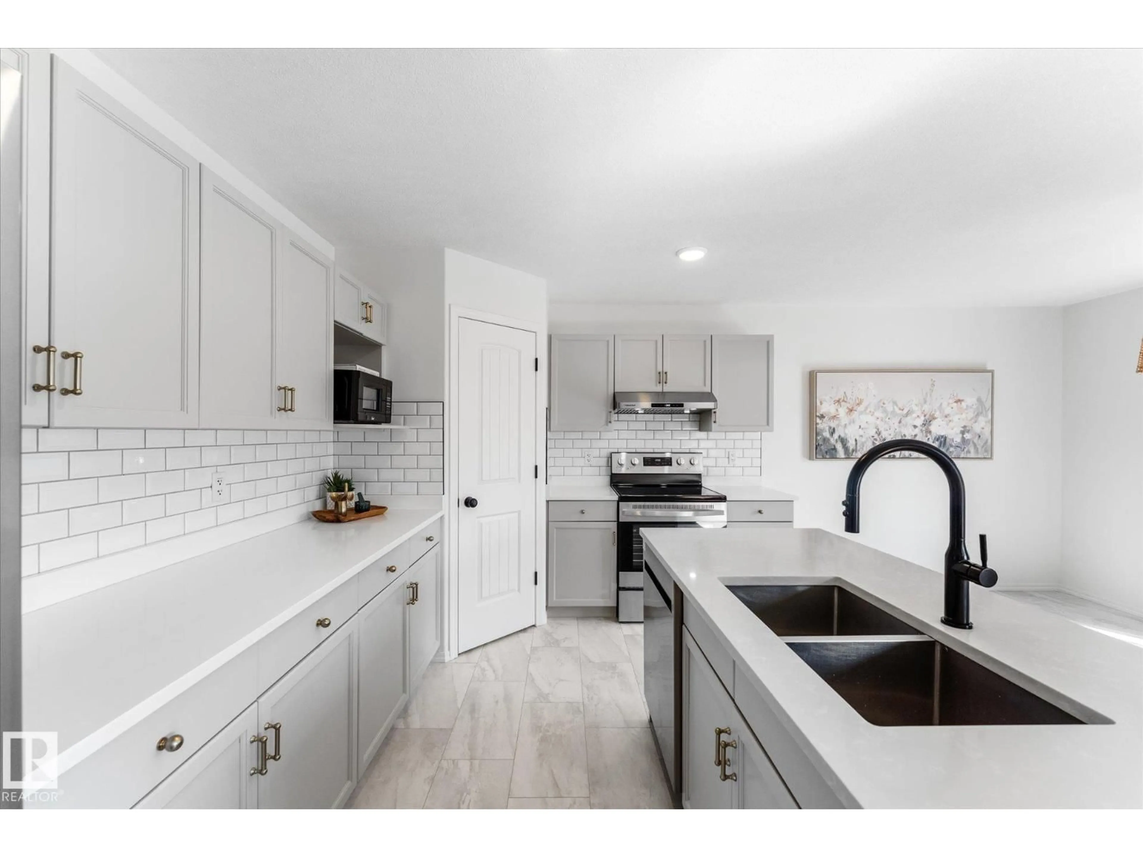 Open concept kitchen, ceramic/tile floor for 326 SILVER BERRY RD, Edmonton Alberta T6T2A7