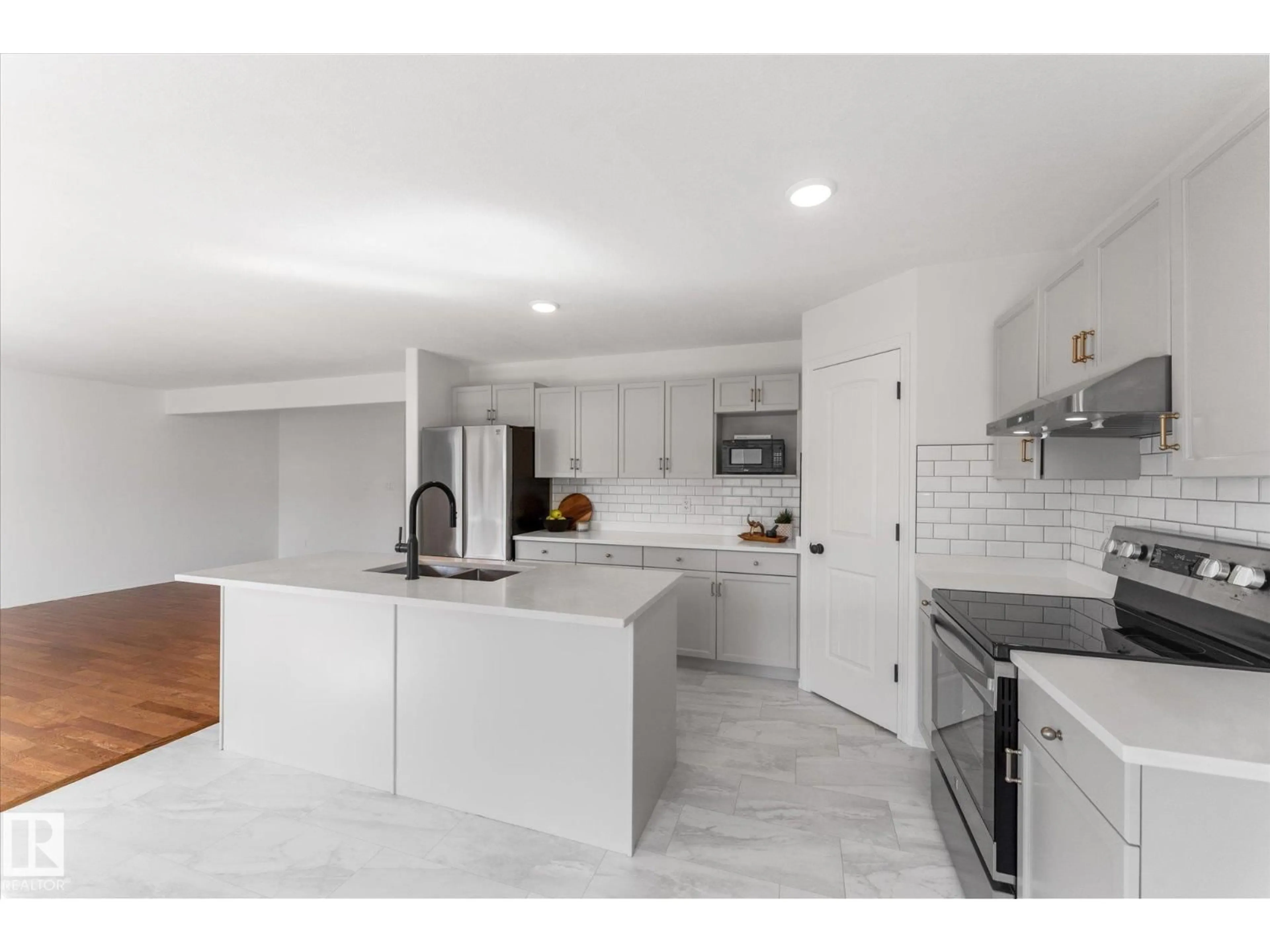 Open concept kitchen, ceramic/tile floor for 326 SILVER BERRY RD, Edmonton Alberta T6T2A7