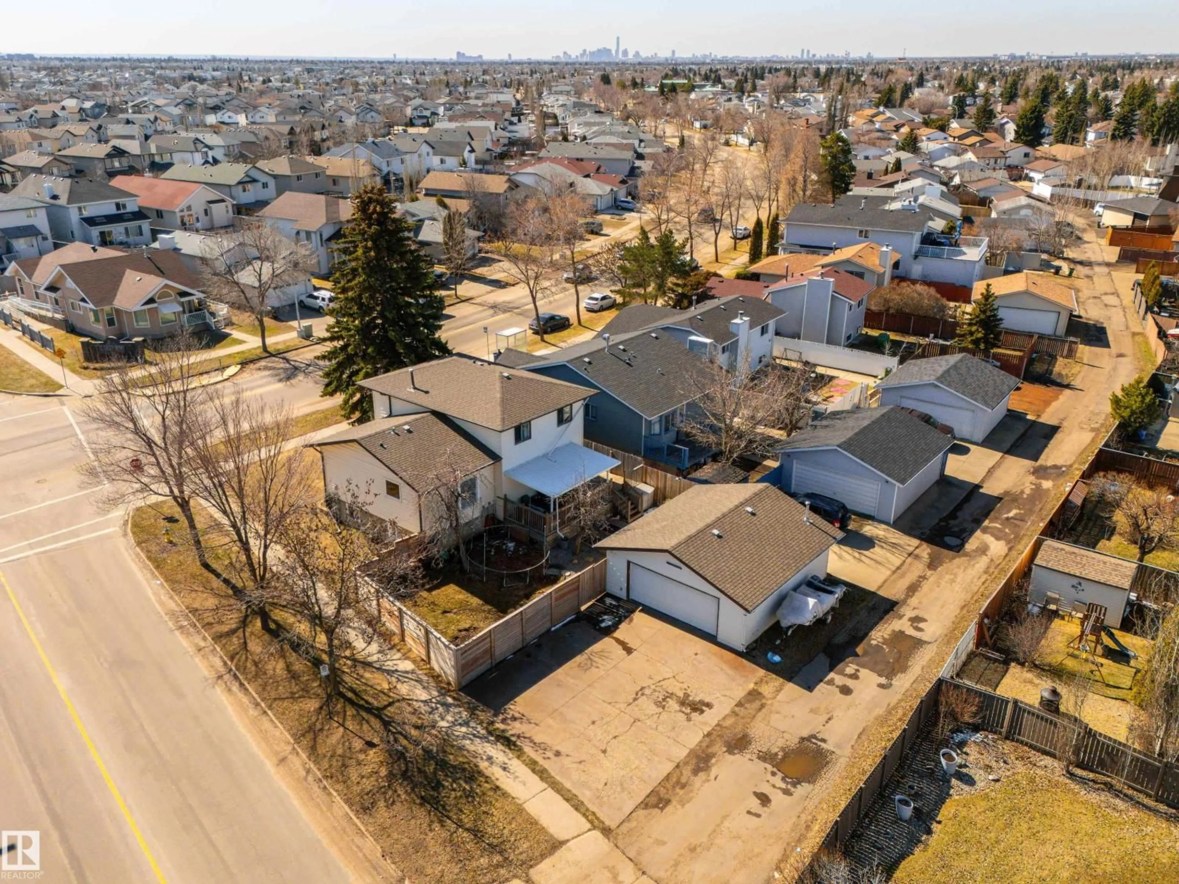 A pic from outside/outdoor area/front of a property/back of a property/a pic from drone, street for 17828 91 ST, Edmonton Alberta T5Z2L1