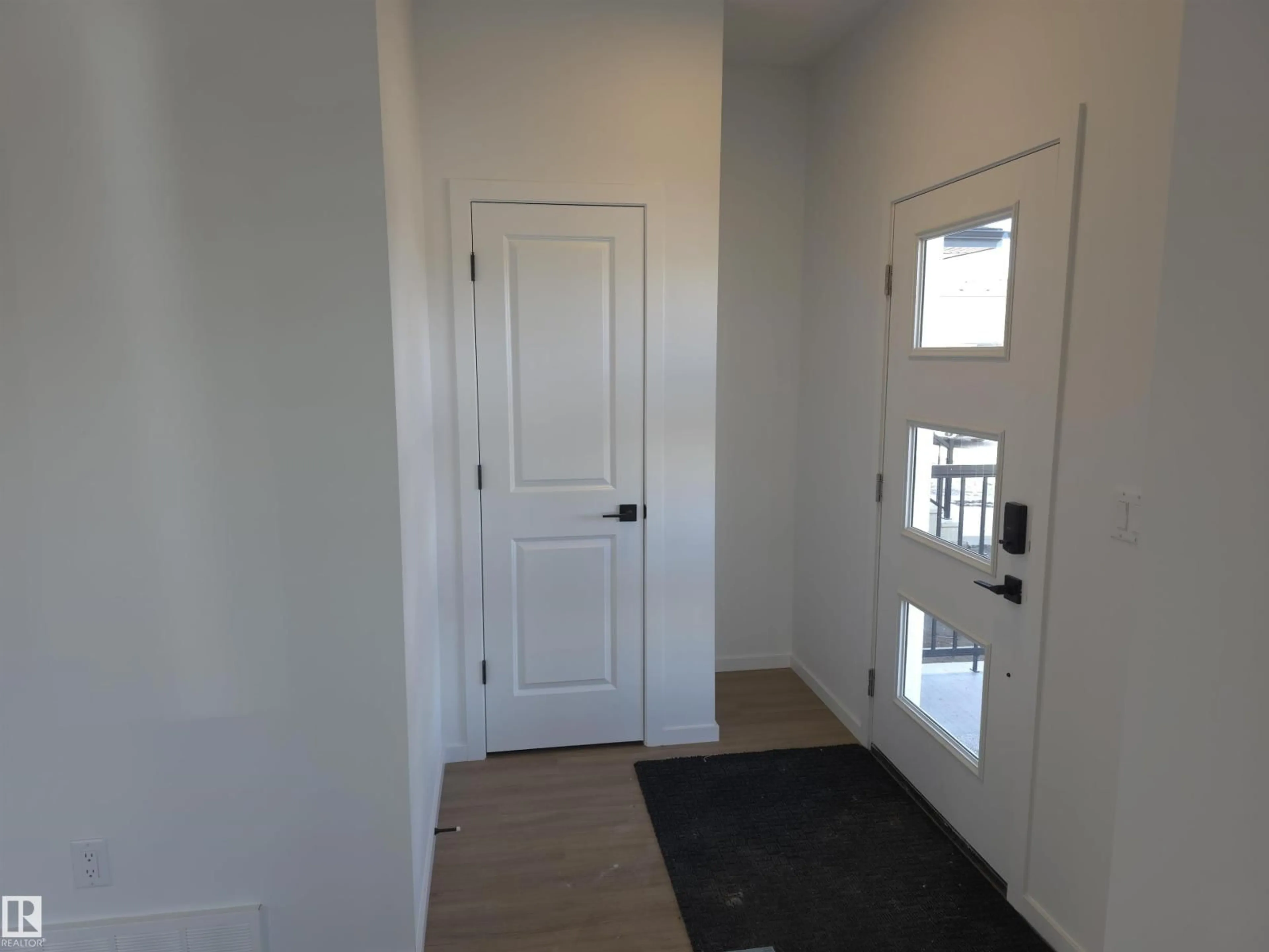 Indoor entryway for 43 ETON LI, Spruce Grove Alberta T7X4A9