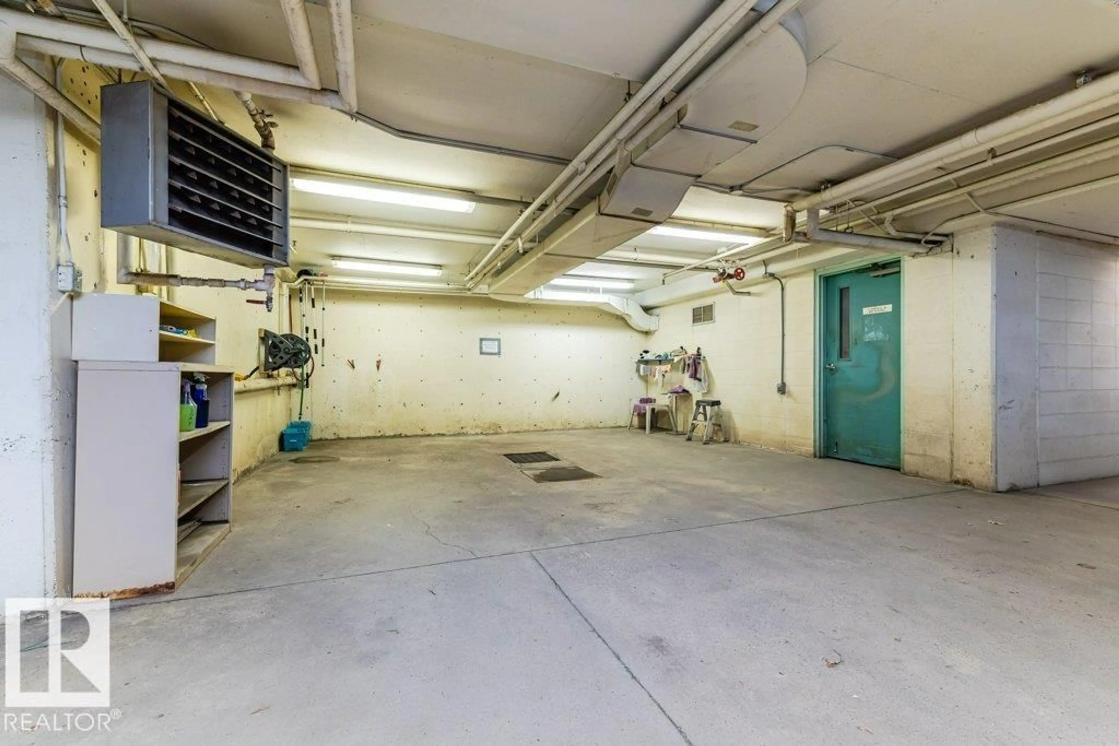 Indoor garage for 208 - 9926 100 AV, Fort Saskatchewan Alberta T8L2N6