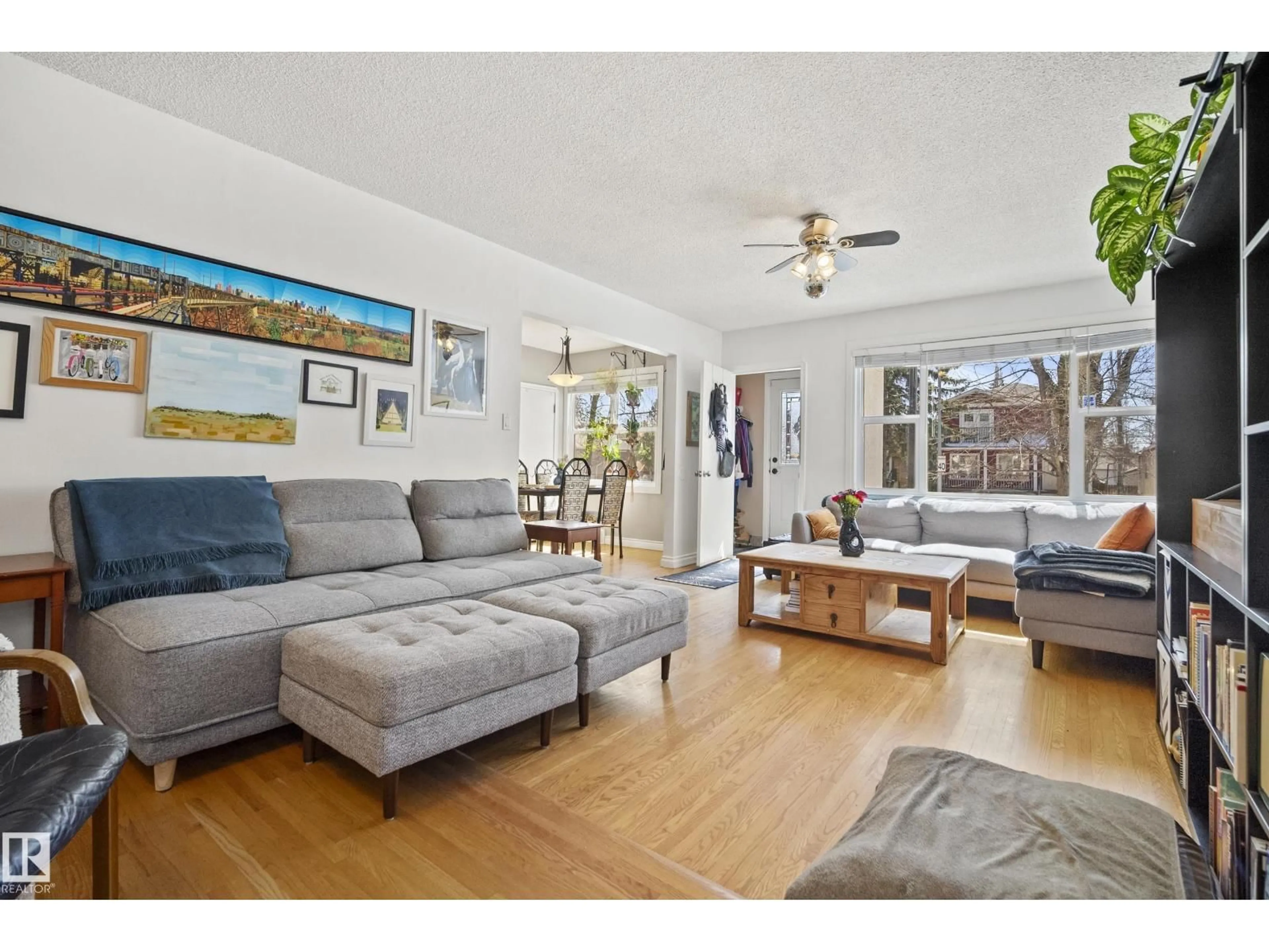 Living room with furniture, unknown for 8946 80 AV, Edmonton Alberta T6C0T7