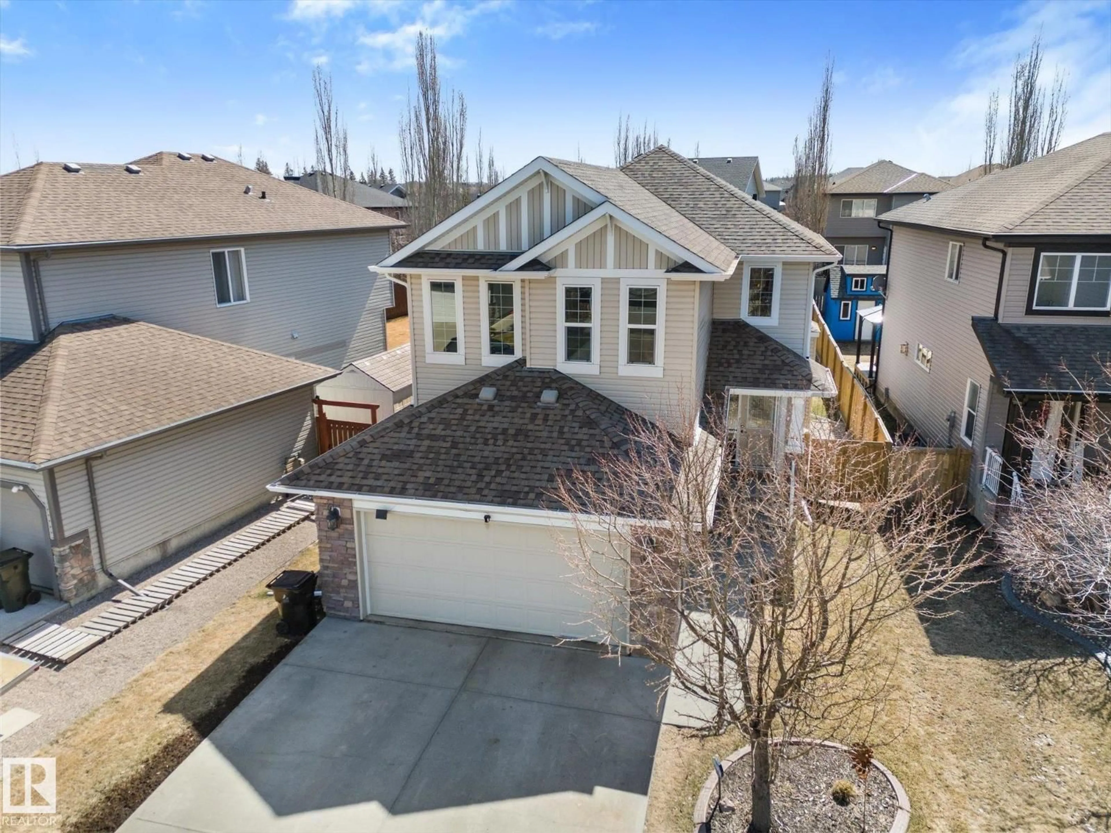 A pic from outside/outdoor area/front of a property/back of a property/a pic from drone, street for 41 HERON CRESCENT, Spruce Grove Alberta T7X0G1