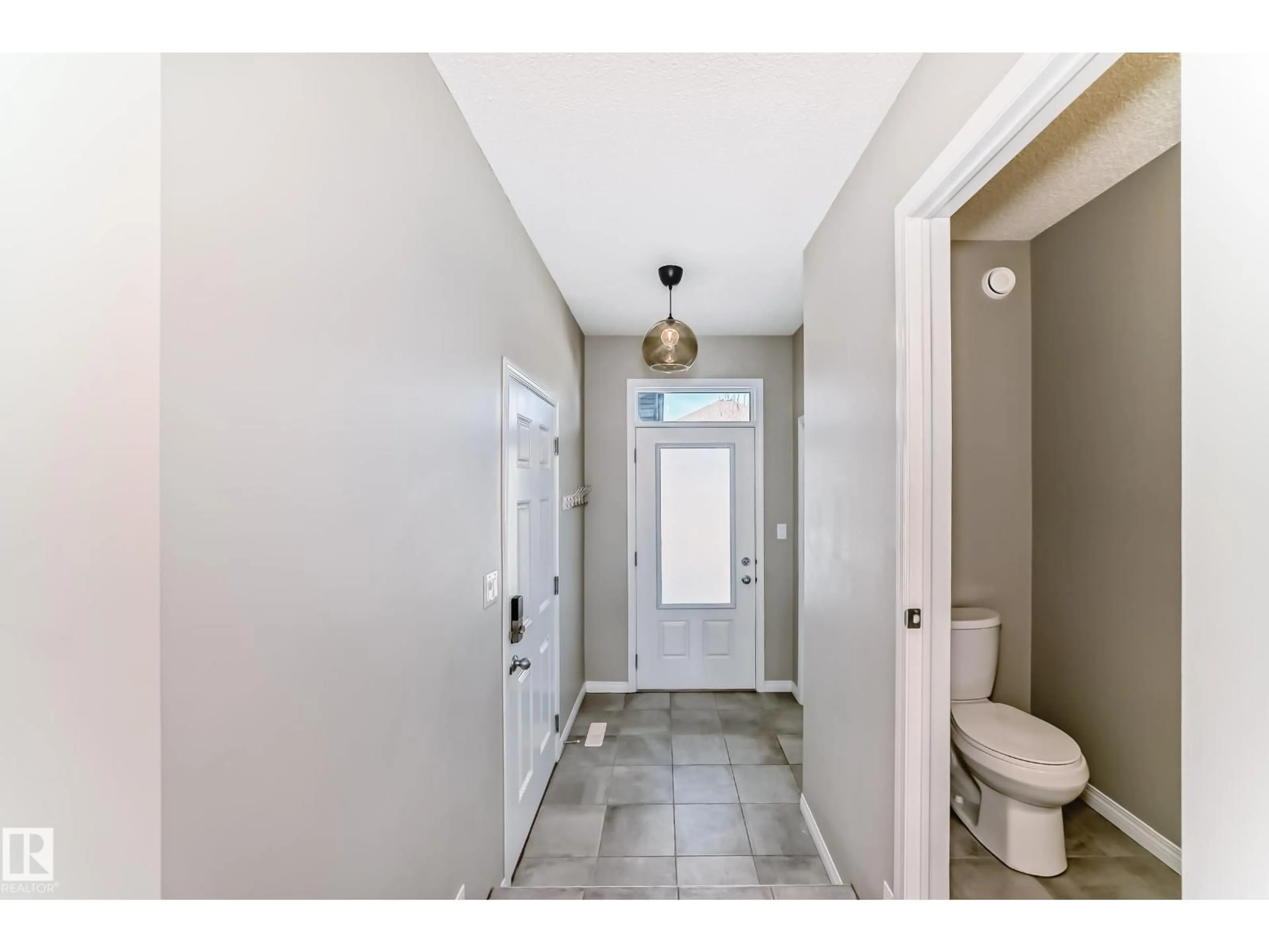 Indoor entryway for 5227 CRABAPPLE LI, Edmonton Alberta T6X2H6
