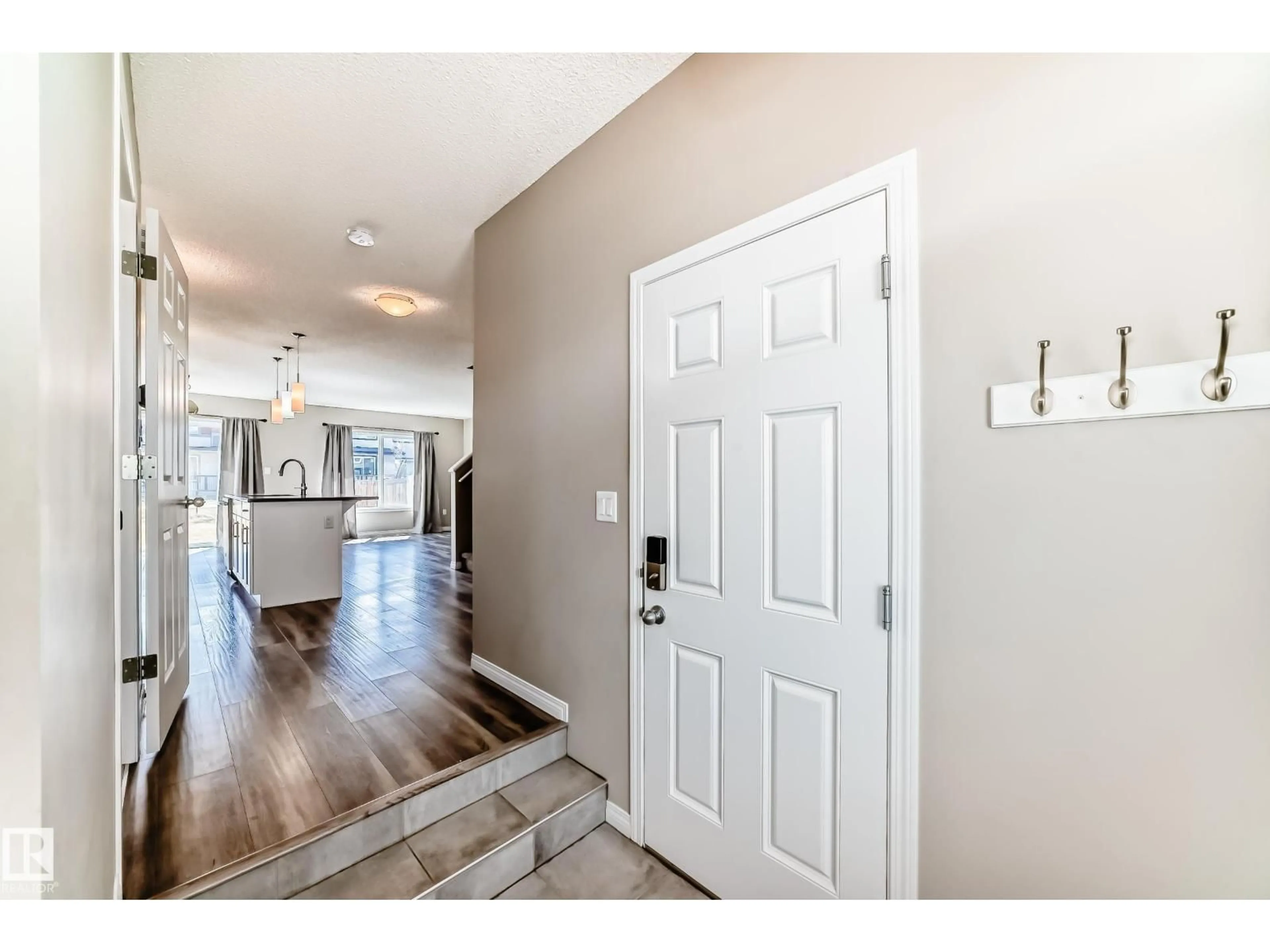 Indoor entryway for 5227 CRABAPPLE LI, Edmonton Alberta T6X2H6