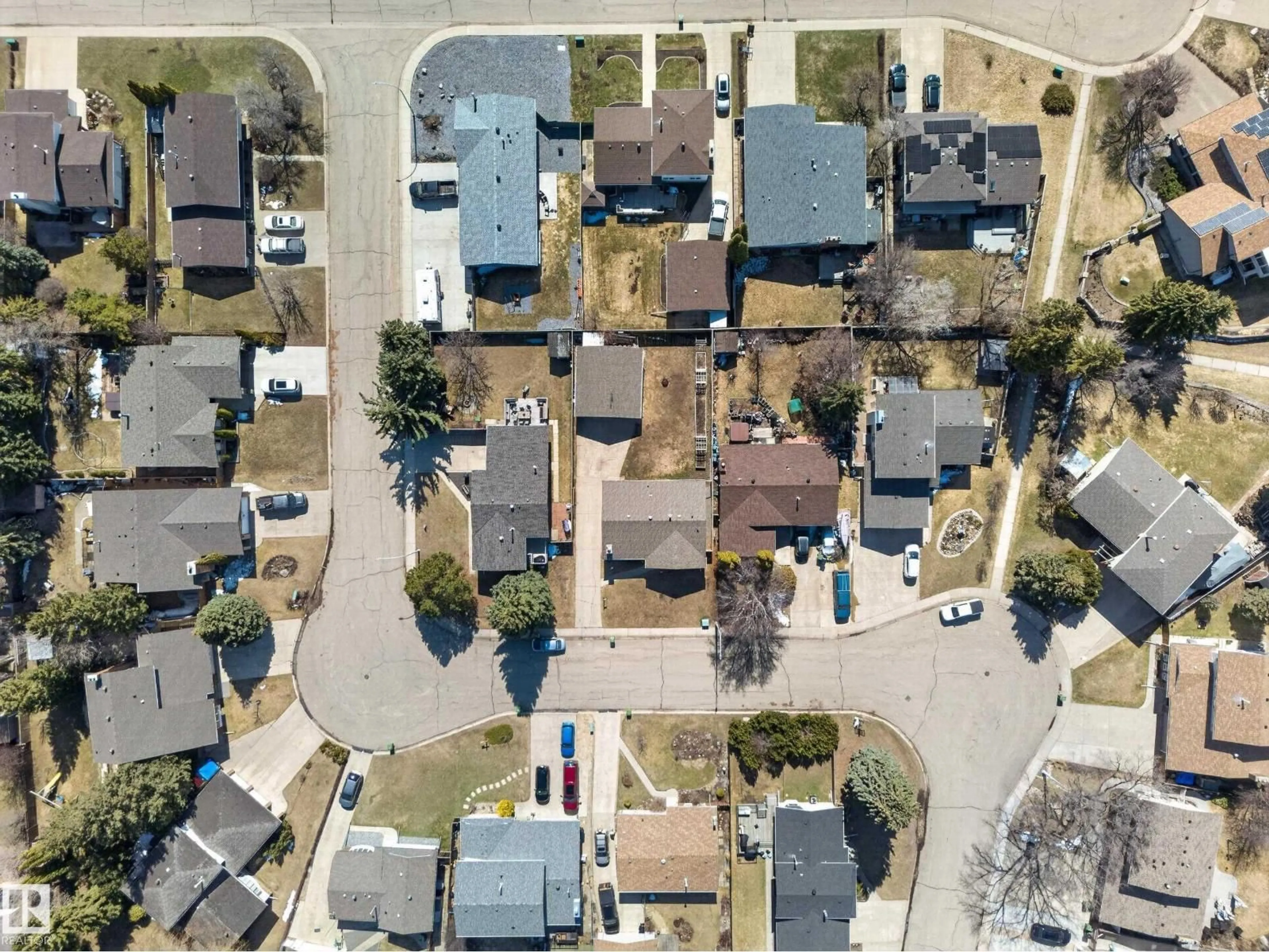 A pic from outside/outdoor area/front of a property/back of a property/a pic from drone, street for 9906 85 ST, Fort Saskatchewan Alberta T8L3K1