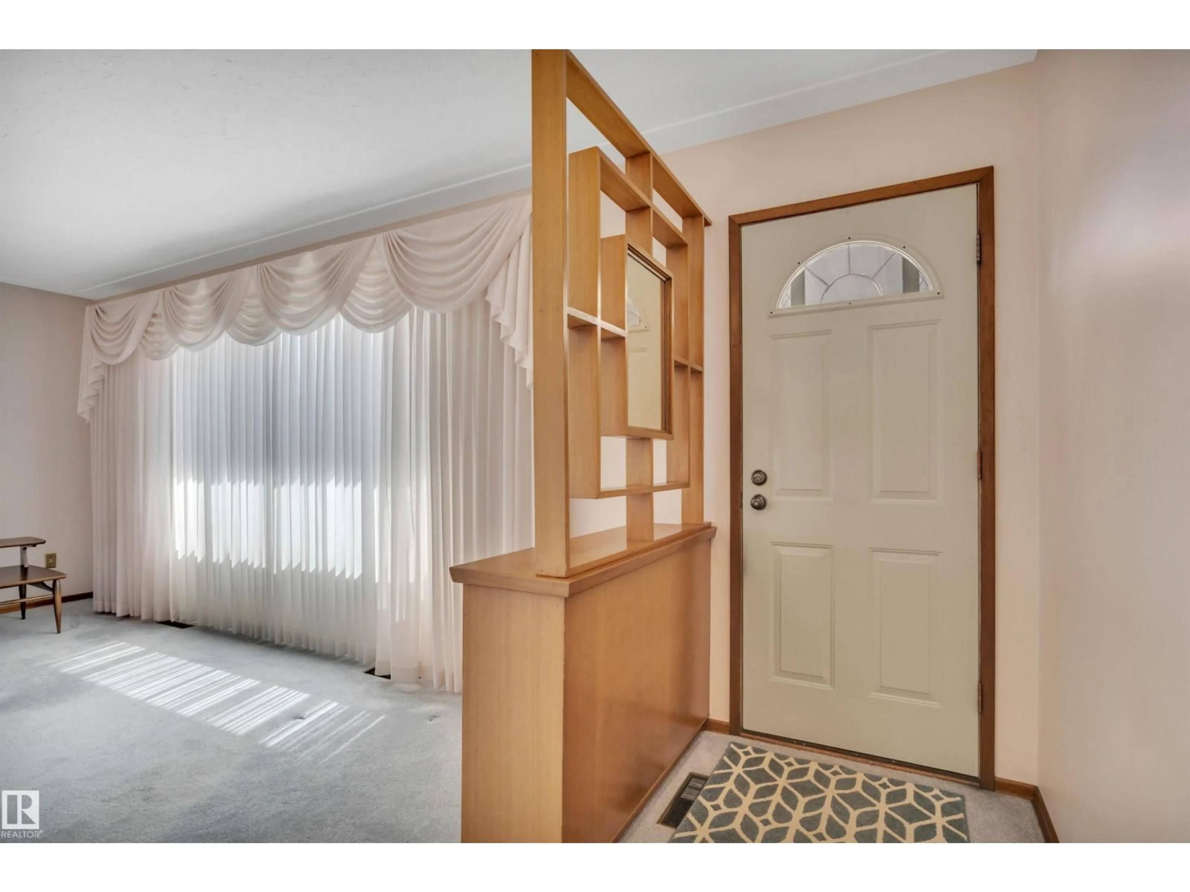 Indoor entryway for 6208 94A AV, Edmonton Alberta T6B0Y8