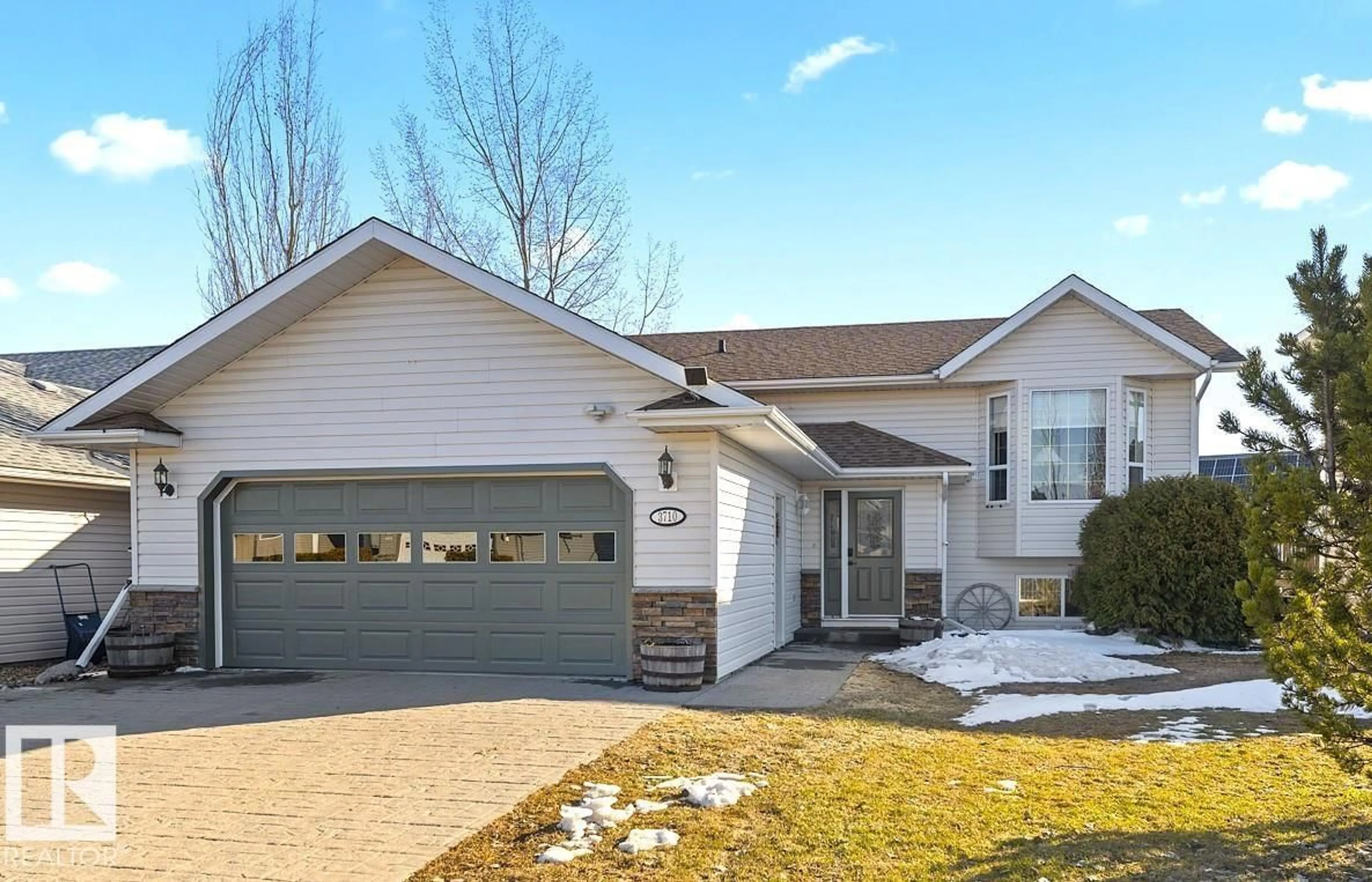 Home with vinyl exterior material, street for 3710 42 AVE, Bonnyville Town Alberta T9N2J8