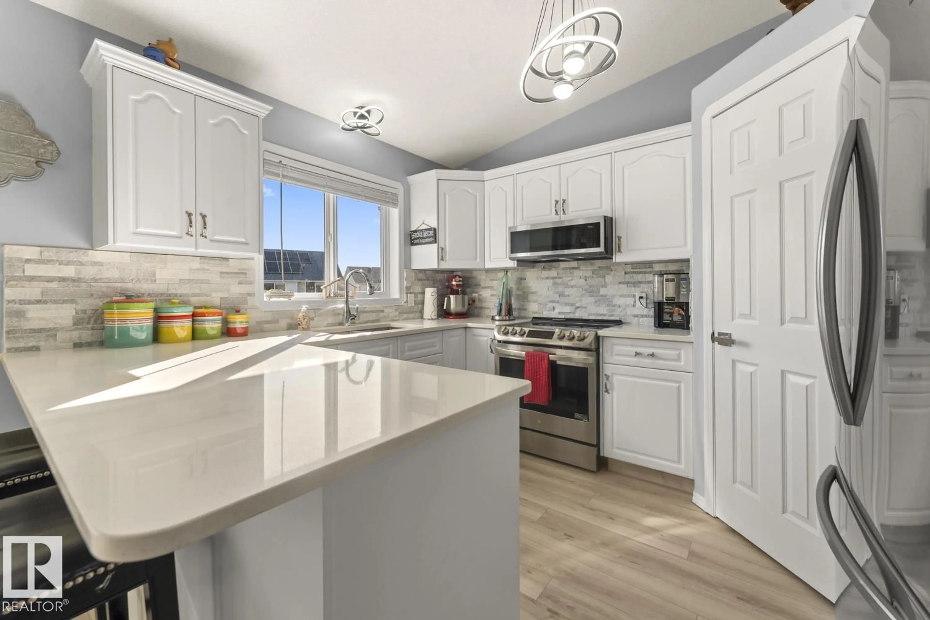 Open concept kitchen, unknown for 3710 42 AVE, Bonnyville Town Alberta T9N2J8