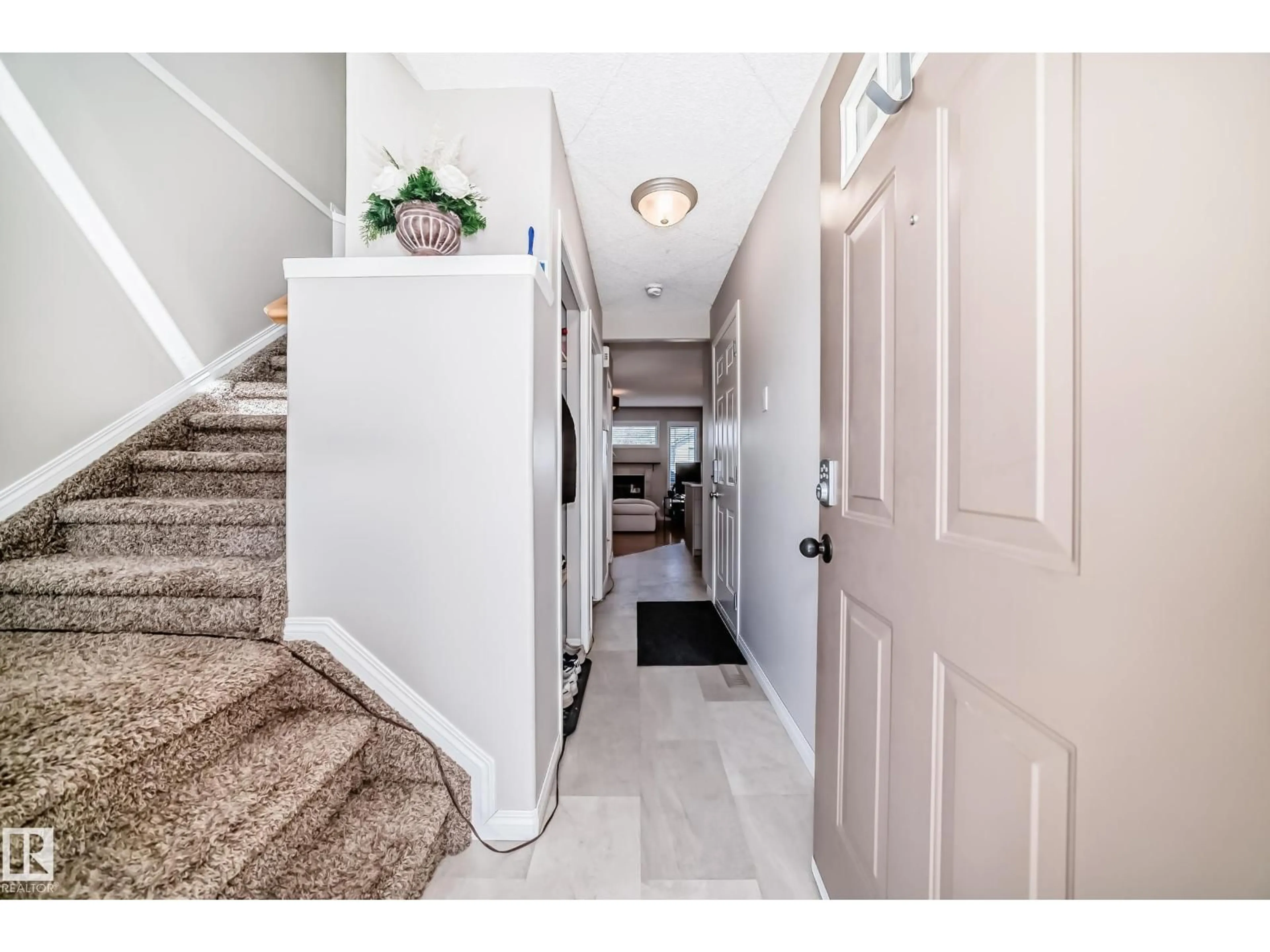 Indoor entryway for 70 CHESTERMERE WY, Sherwood Park Alberta T8H2S3