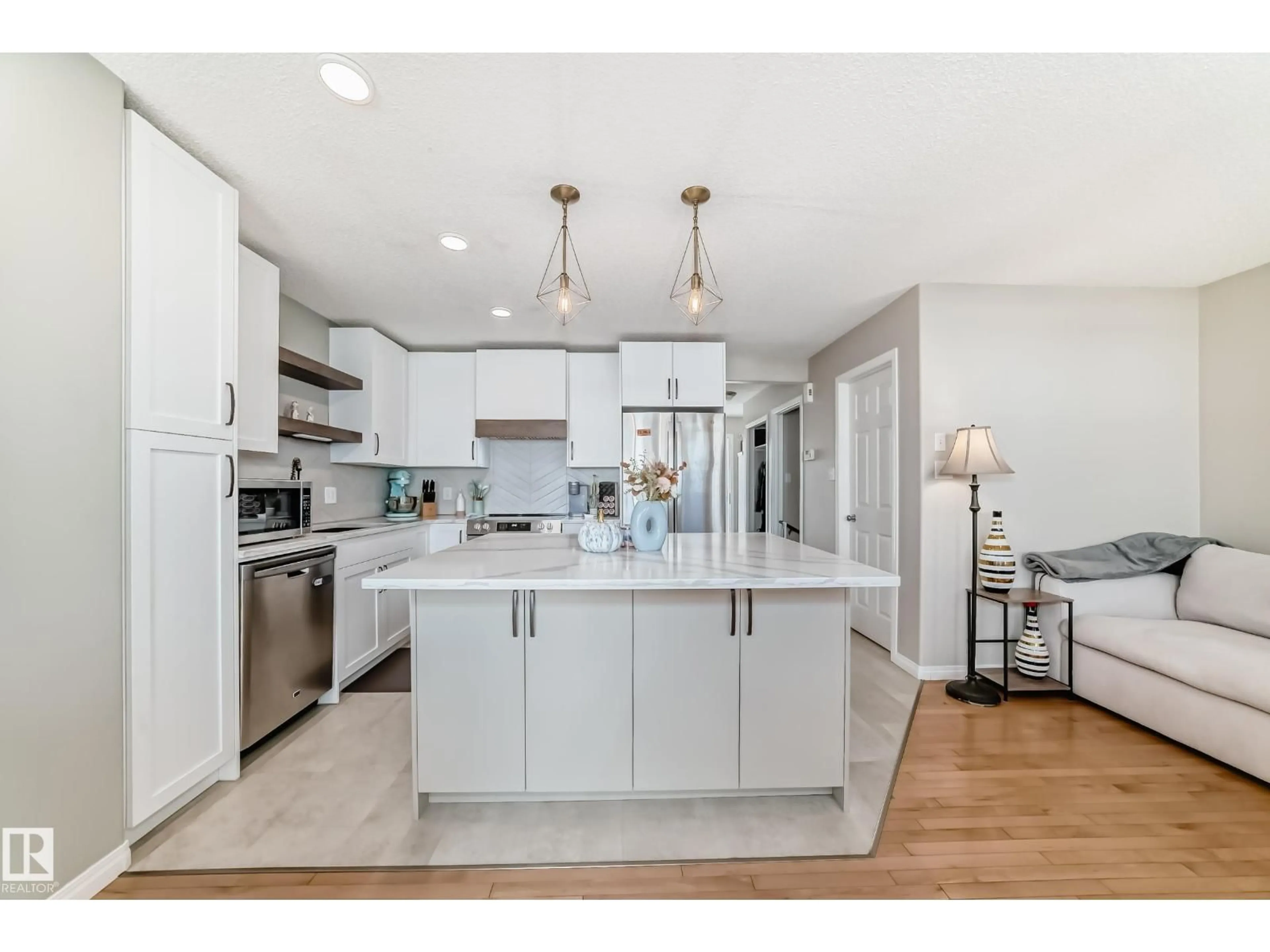 Open concept kitchen, unknown for 70 CHESTERMERE WY, Sherwood Park Alberta T8H2S3