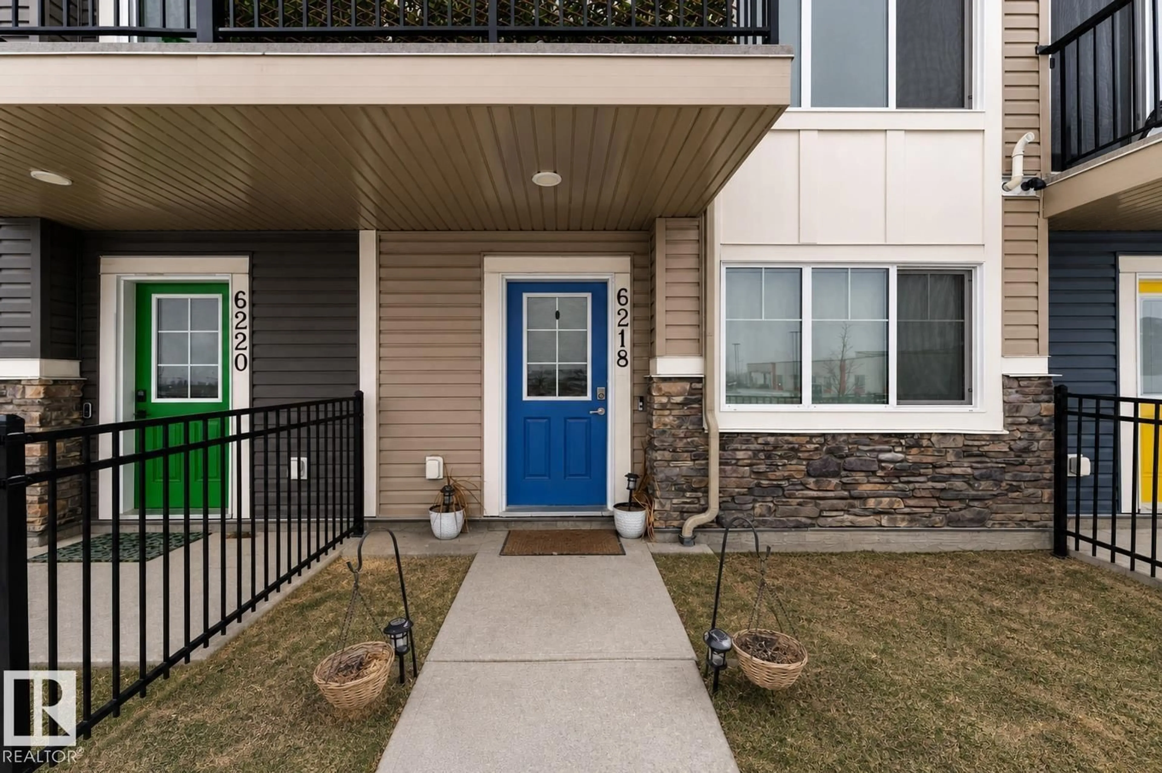 Indoor entryway for SW - 6218 CARTMELL CO, Edmonton Alberta T6W5A7