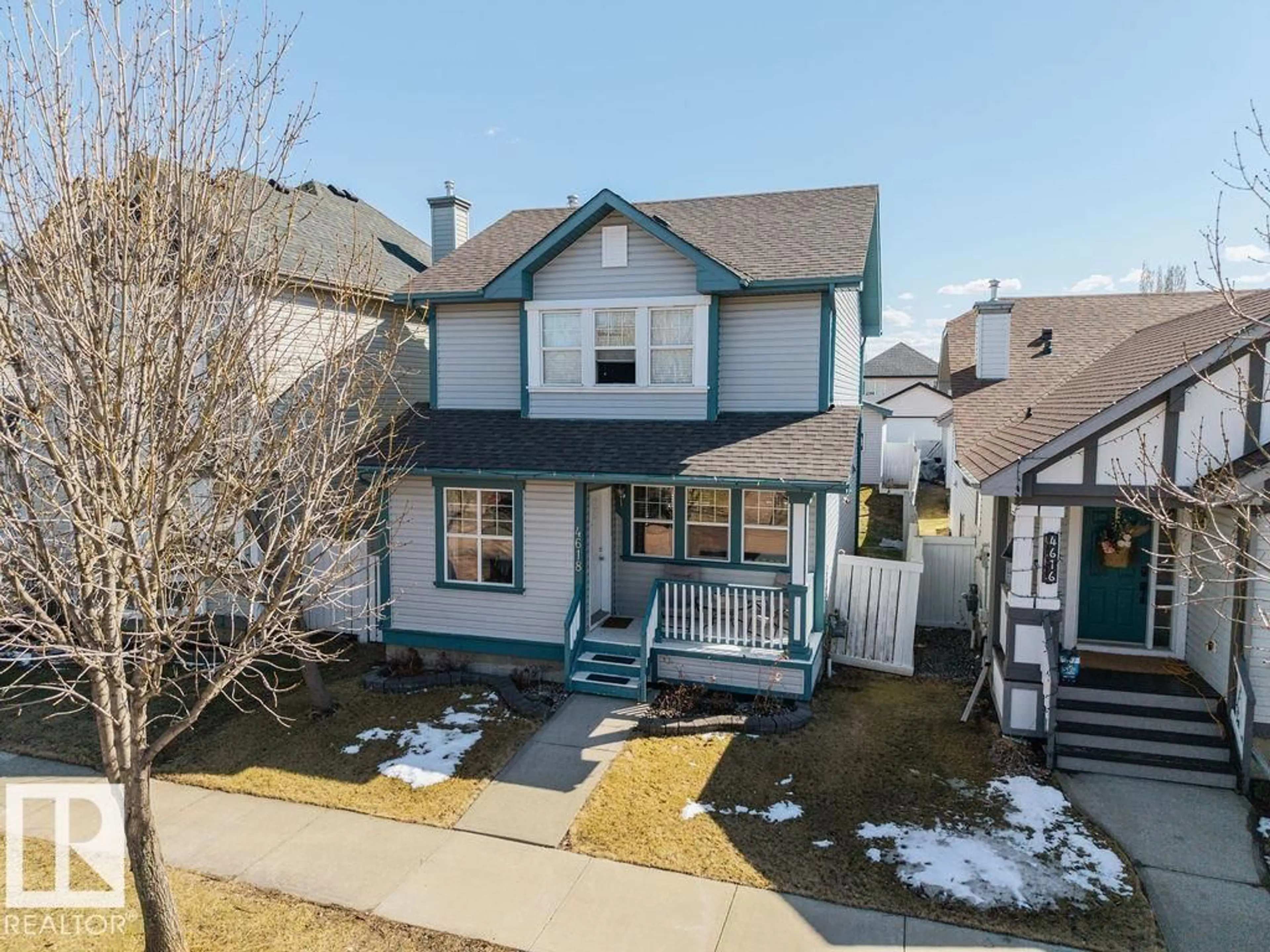 A pic from outside/outdoor area/front of a property/back of a property/a pic from drone, street for 4618 TURNER SQUARE SQ, Edmonton Alberta T6R3H3