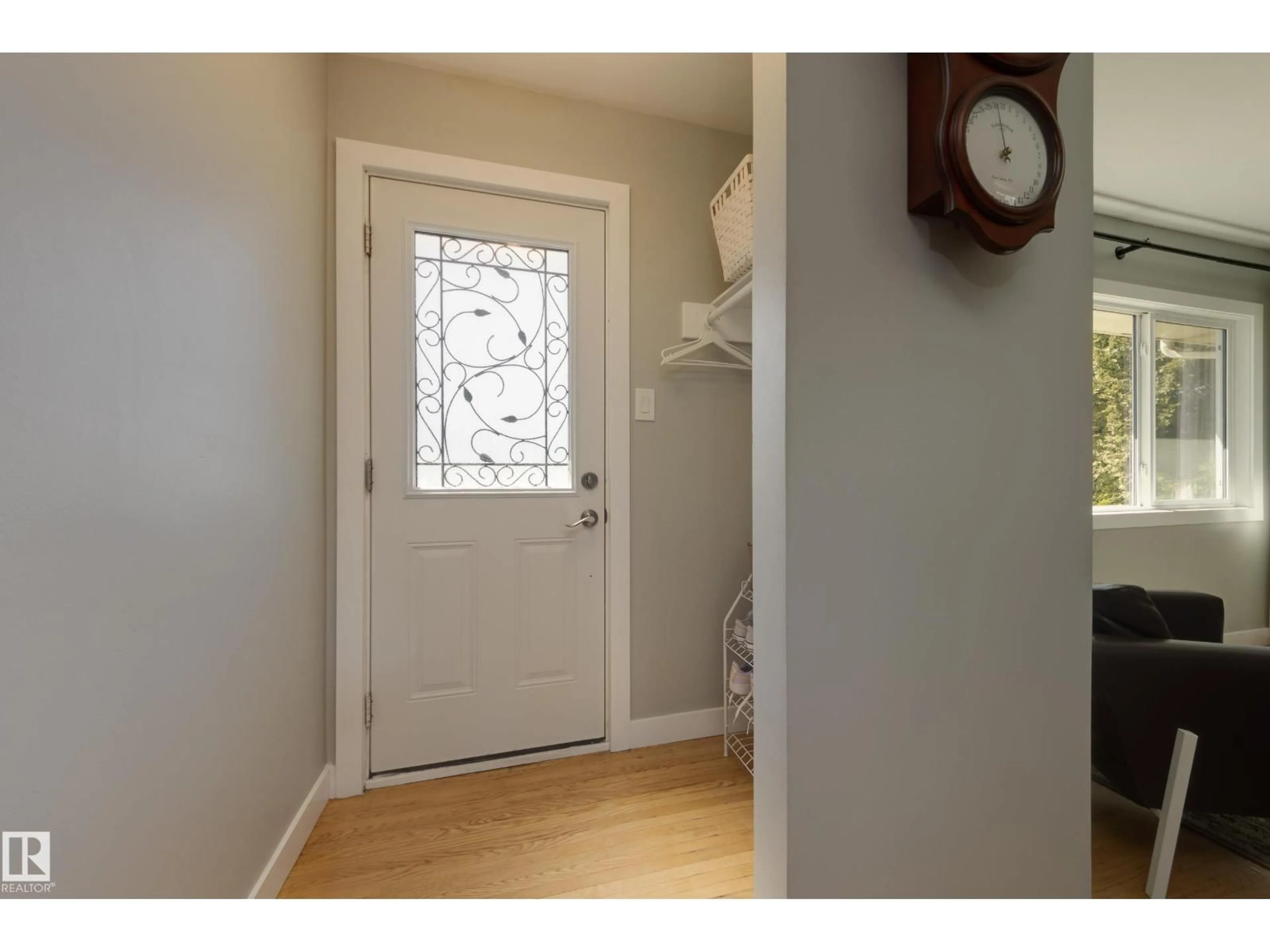 Indoor entryway for 15972 110B AV, Edmonton Alberta T5P1J4