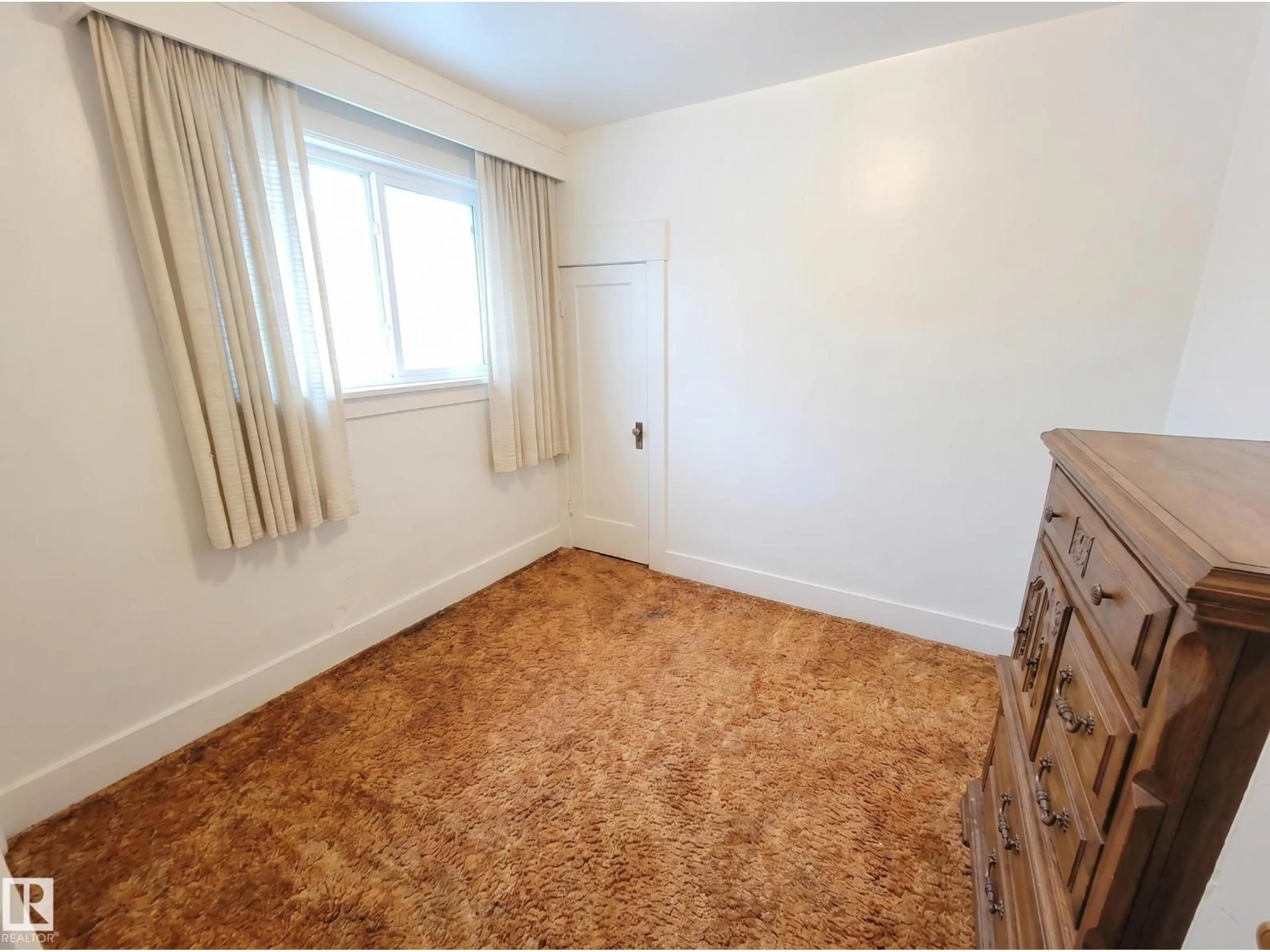 A pic of a room for NW - 11405 97 ST, Edmonton Alberta T5G1X6