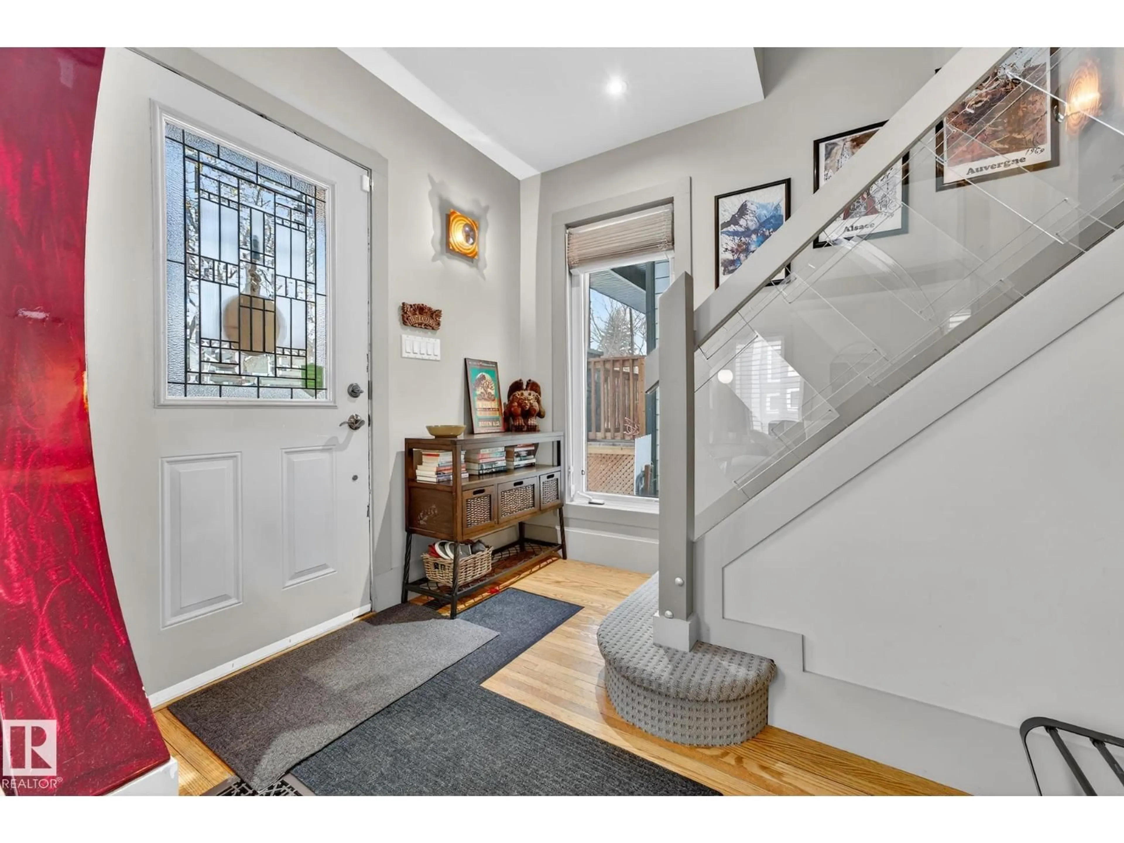 Indoor entryway for 11343 67 ST, Edmonton Alberta T5B1L2