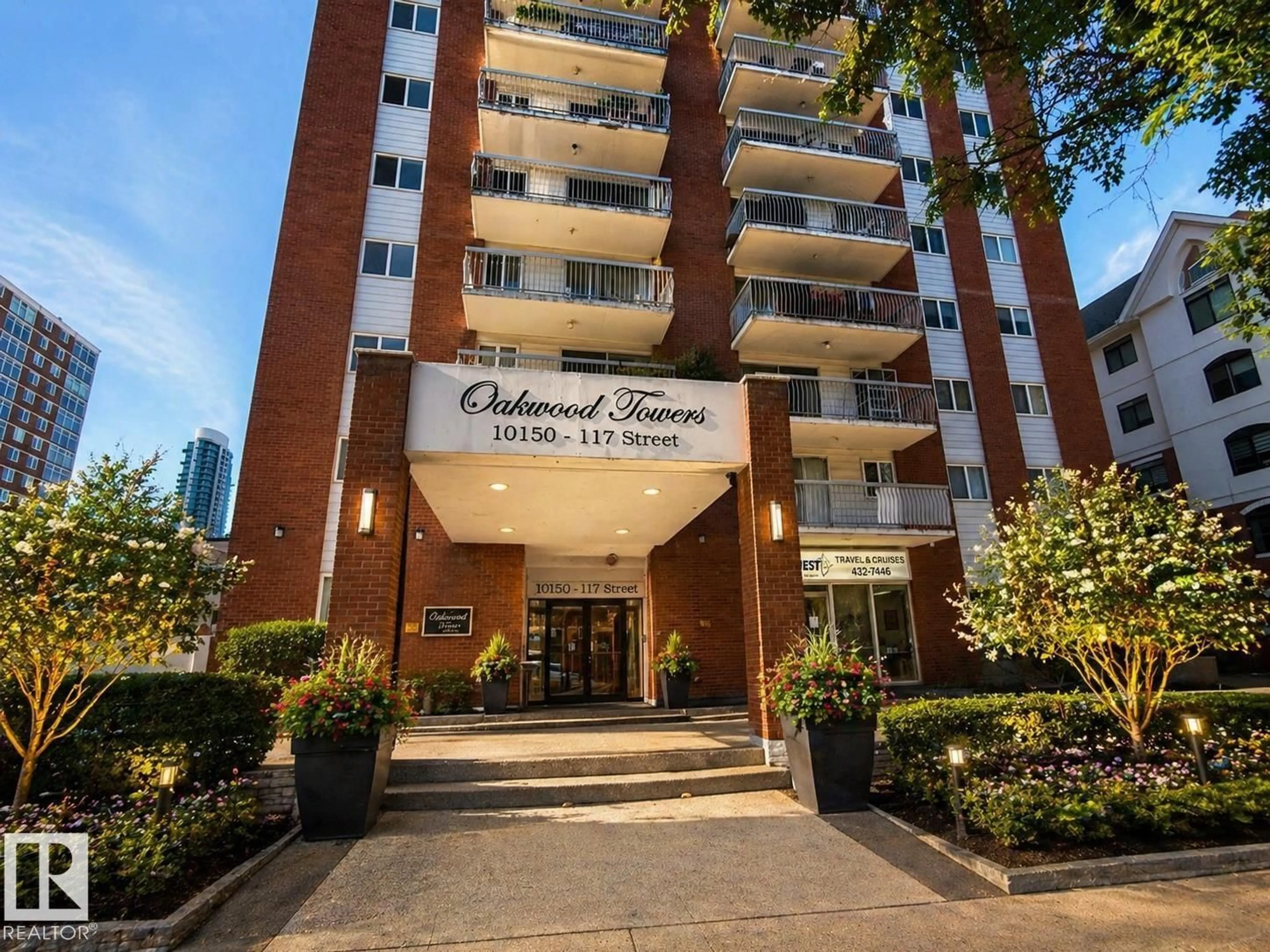 Indoor foyer for 10150 - 505 117 ST, Edmonton Alberta T5K2J2