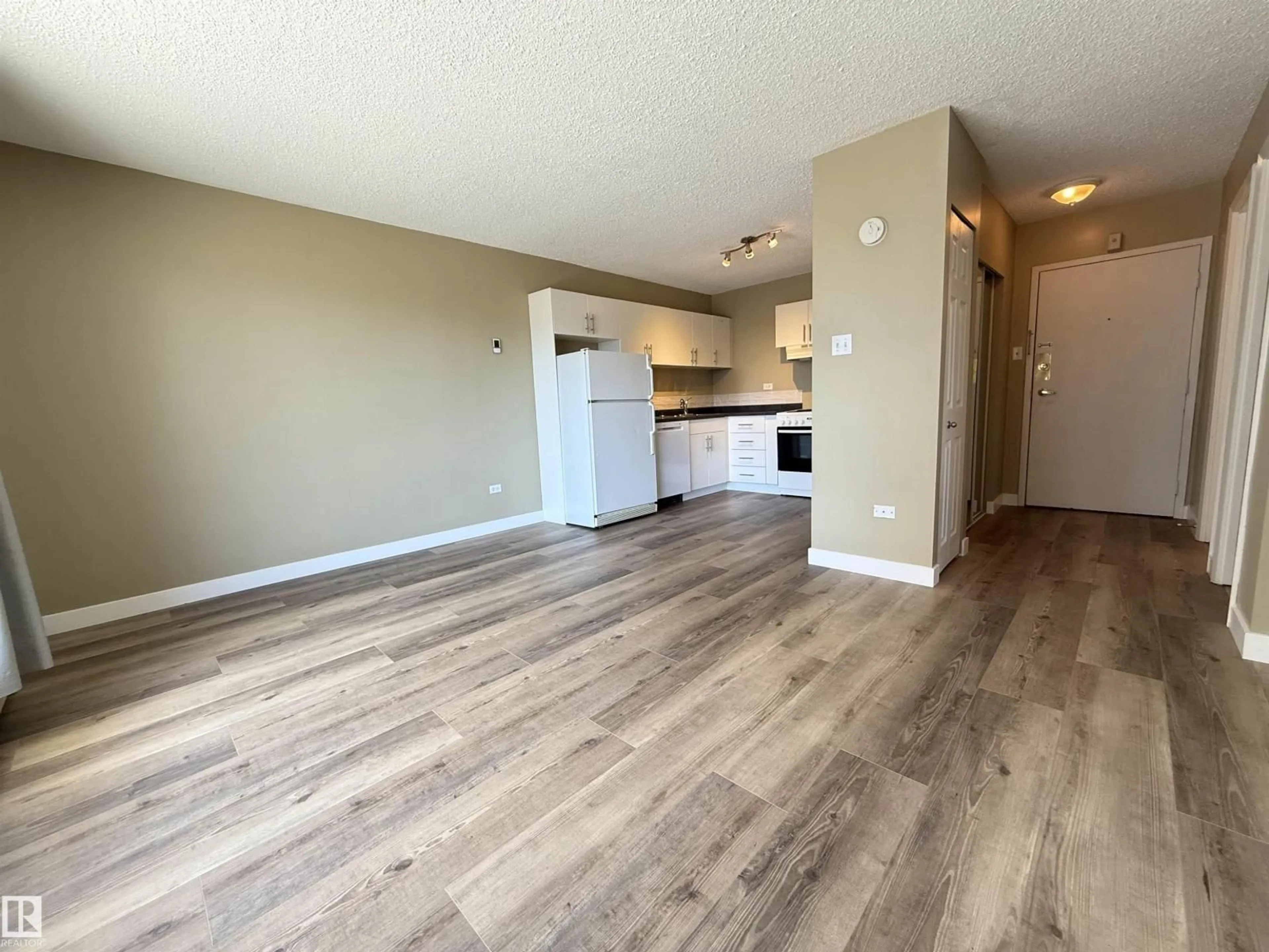 A pic of a room for 10150 - 505 117 ST, Edmonton Alberta T5K2J2