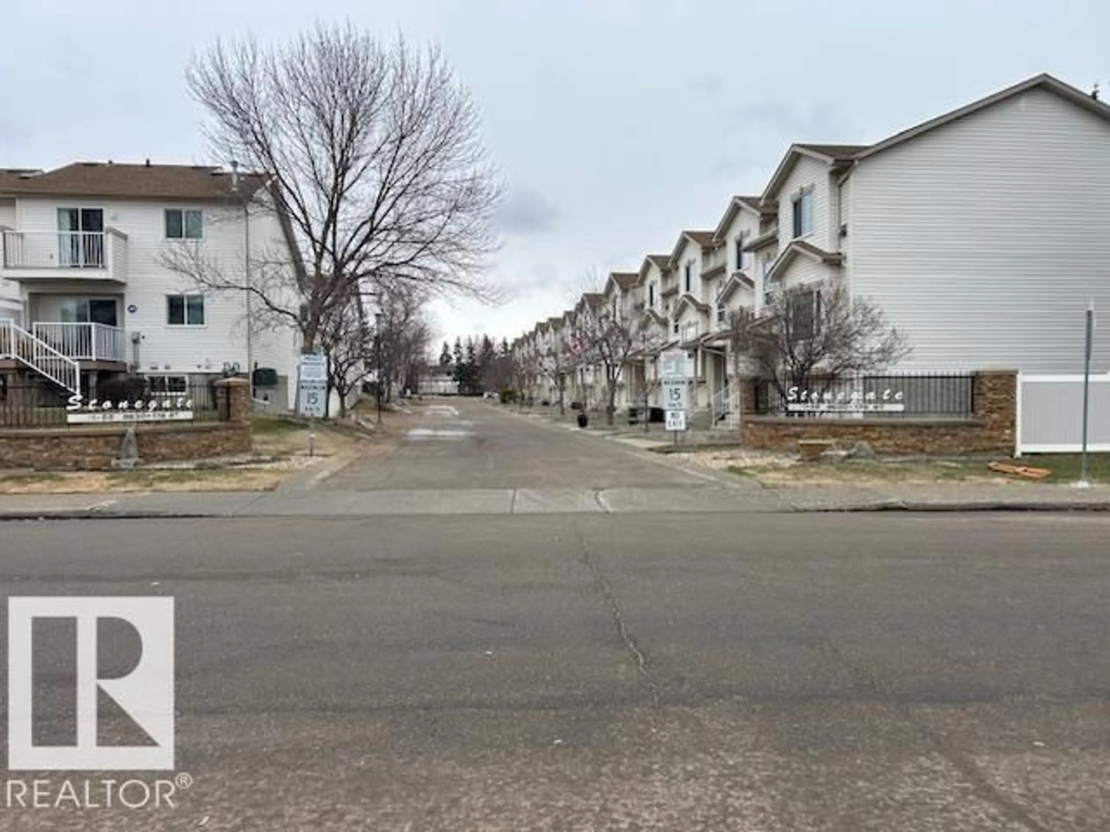Blurry image for 9630 - 50 176 ST NW, Edmonton Alberta T5T6E1