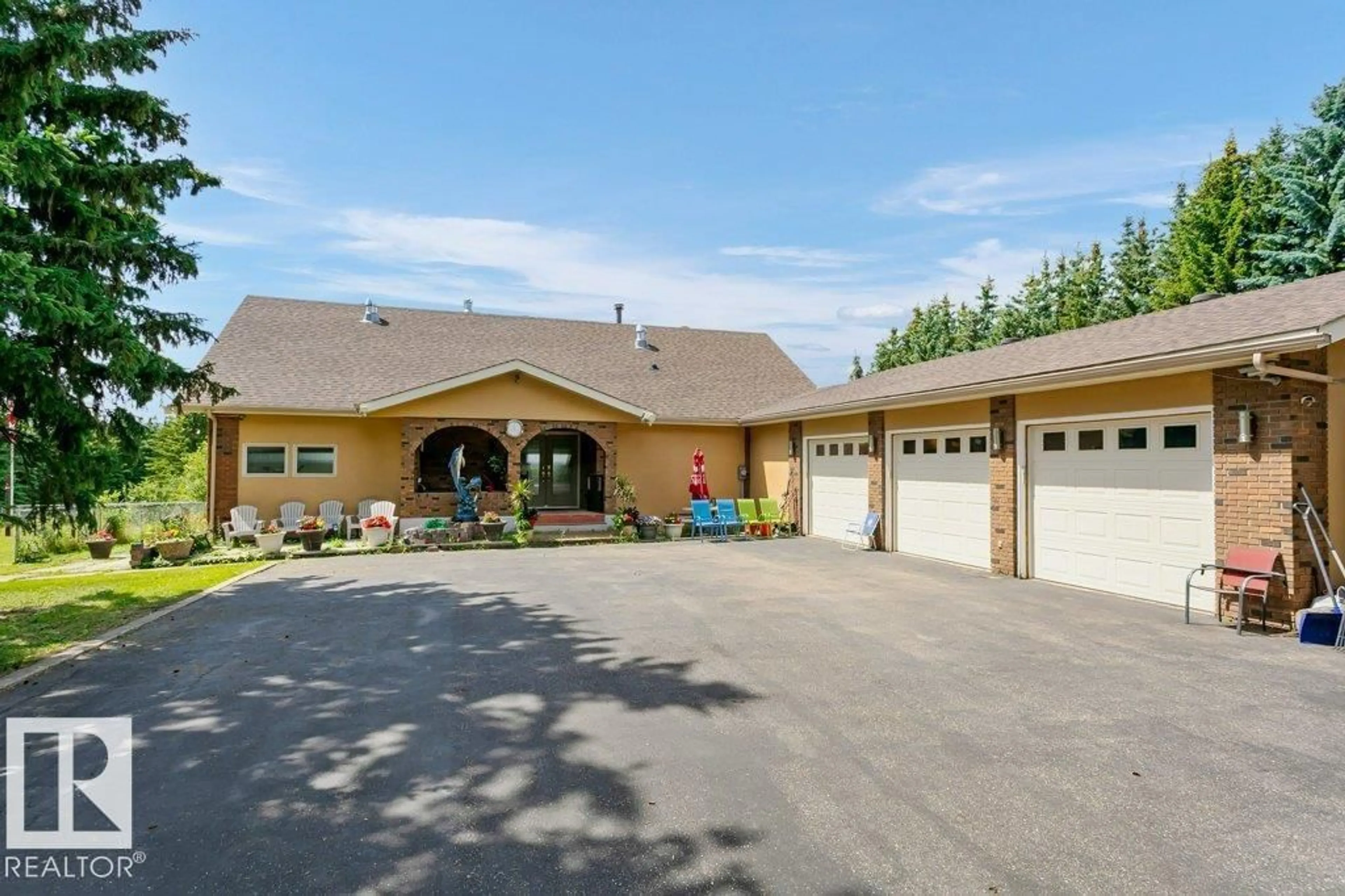 Indoor garage for 53310 RGE ROAD 221, Rural Strathcona County Alberta T8E2L1