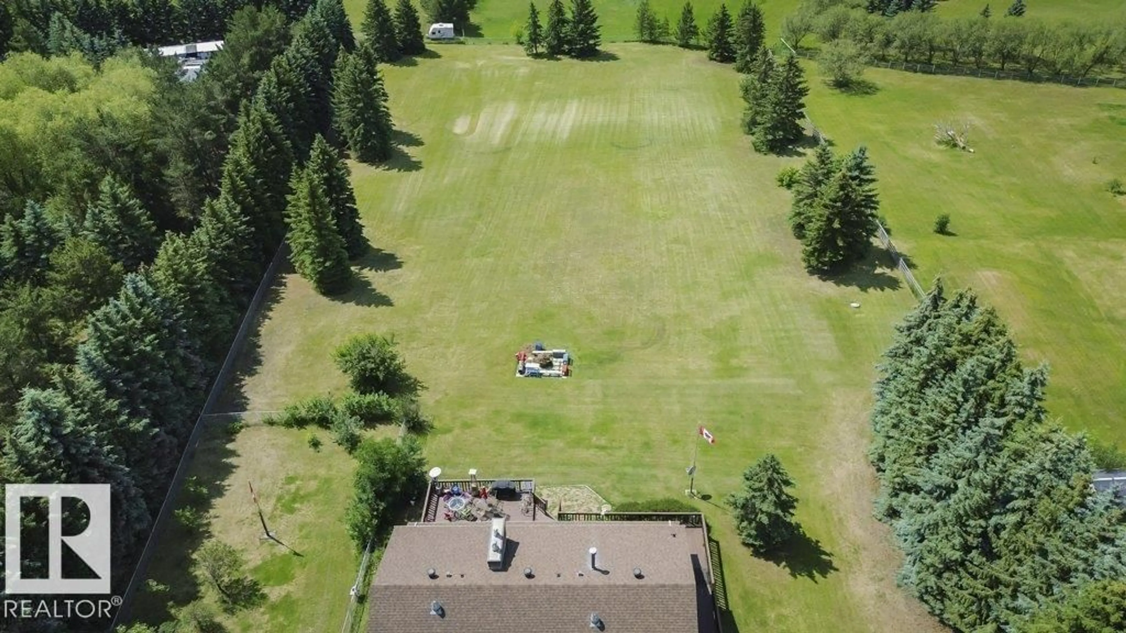 A pic from outside/outdoor area/front of a property/back of a property/a pic from drone, unknown for 53310 RGE ROAD 221, Rural Strathcona County Alberta T8E2L1