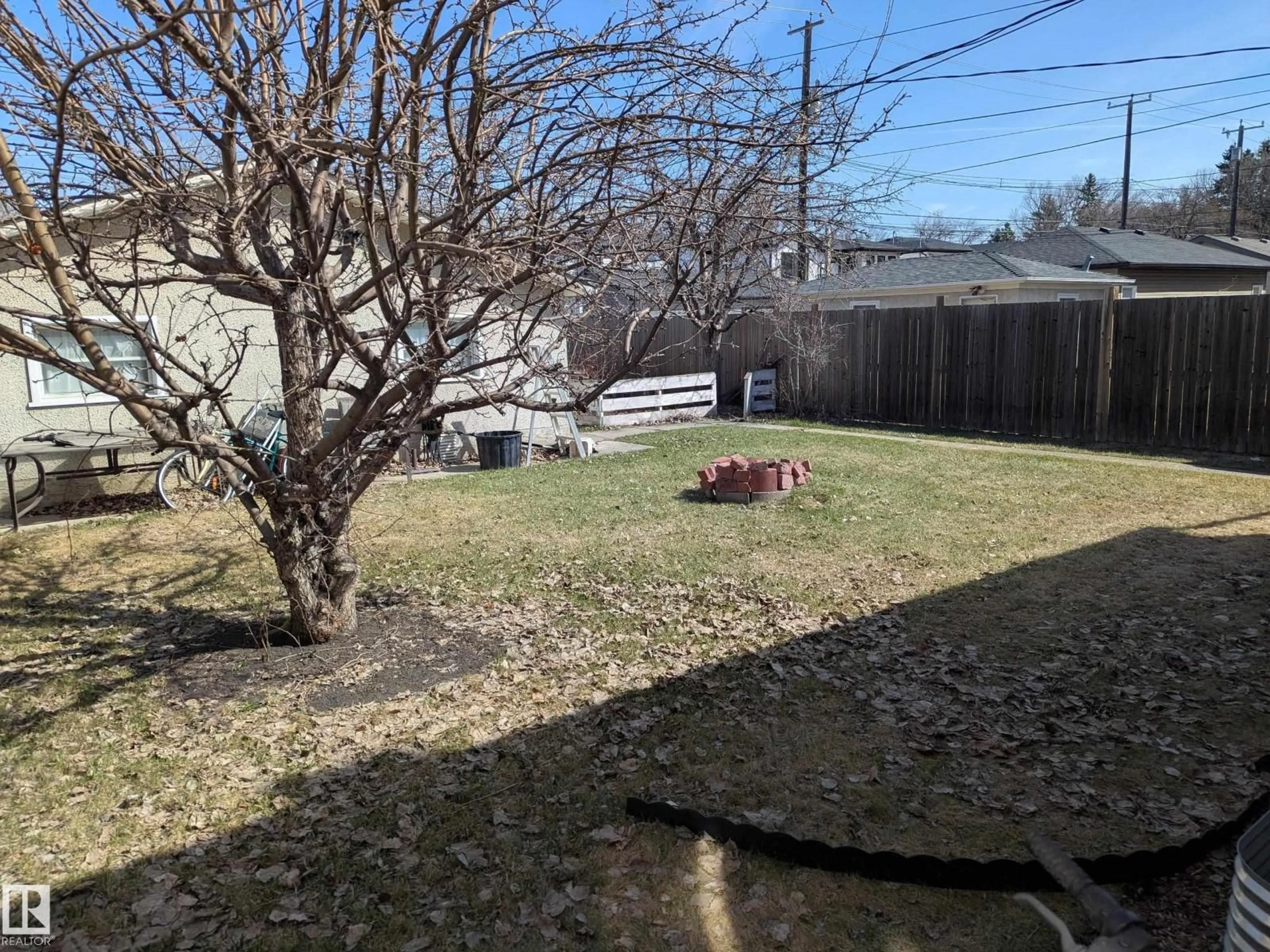 A pic from outside/outdoor area/front of a property/back of a property/a pic from drone, unknown for 10838 64 AV, Edmonton Alberta T6H1T2