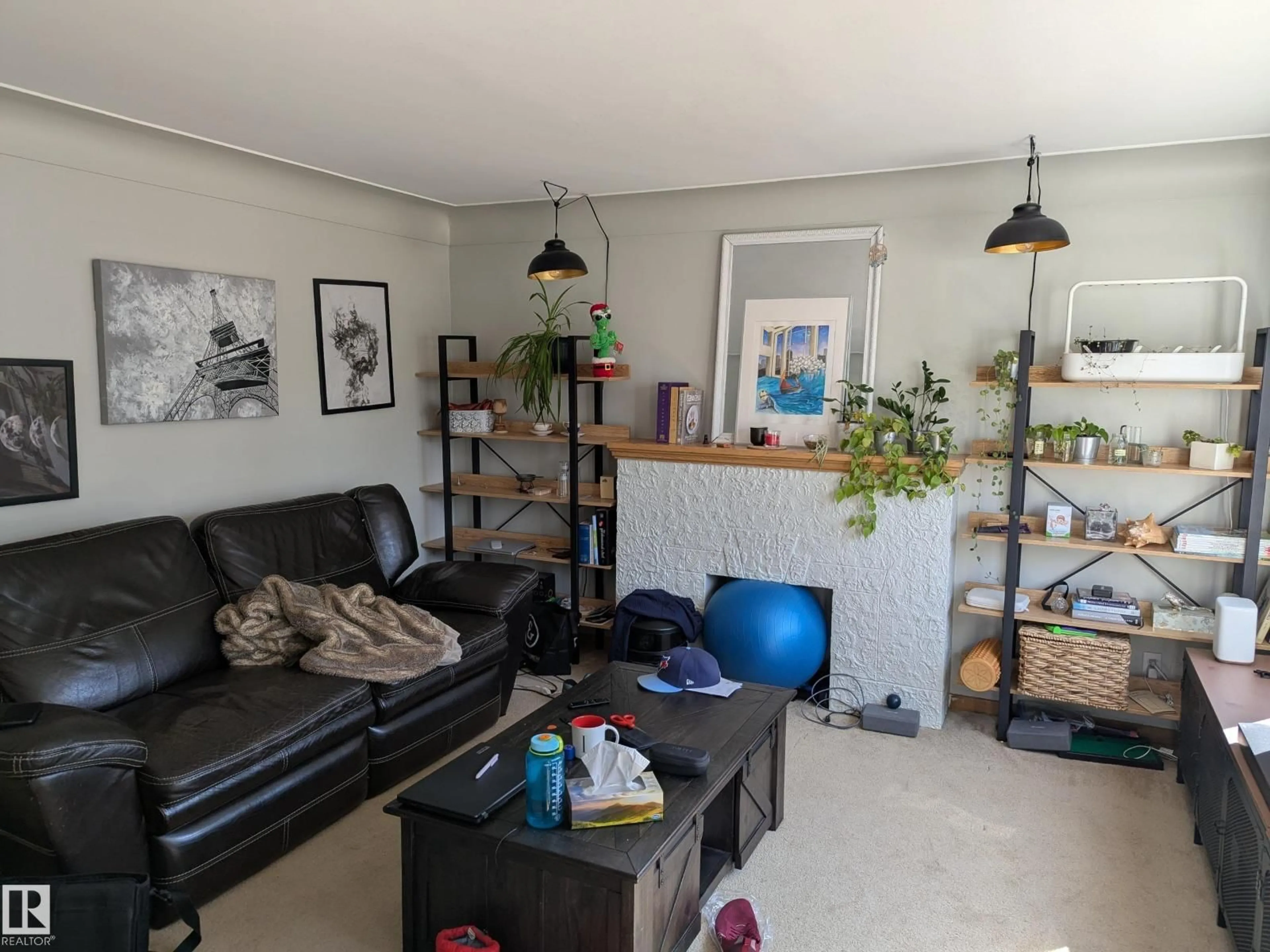 A pic of a room for 10838 64 AV, Edmonton Alberta T6H1T2