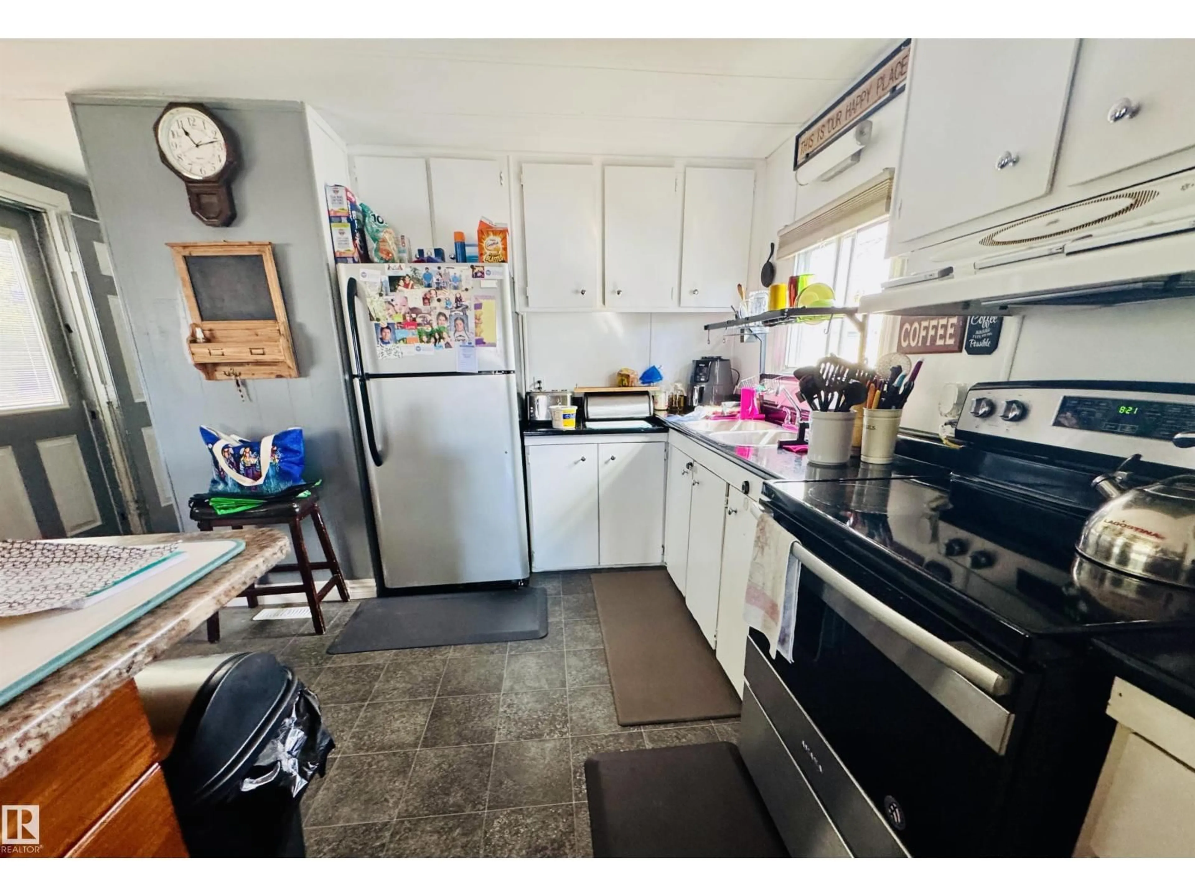 Standard kitchen, unknown for 5234 54 AV, St. Paul Town Alberta T0A3A4