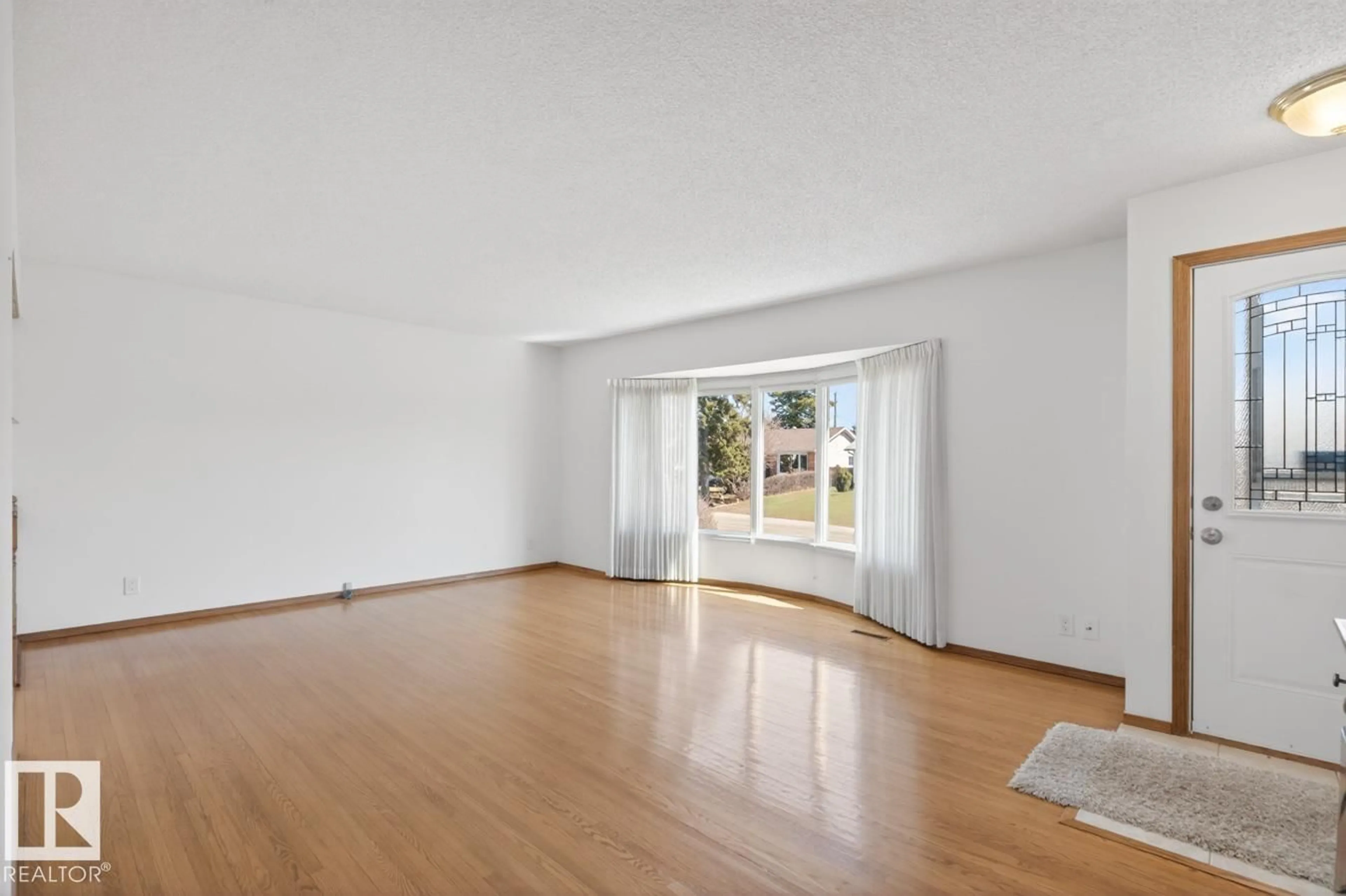 A pic of a room for 13516 120 ST, Edmonton Alberta T5E5P7