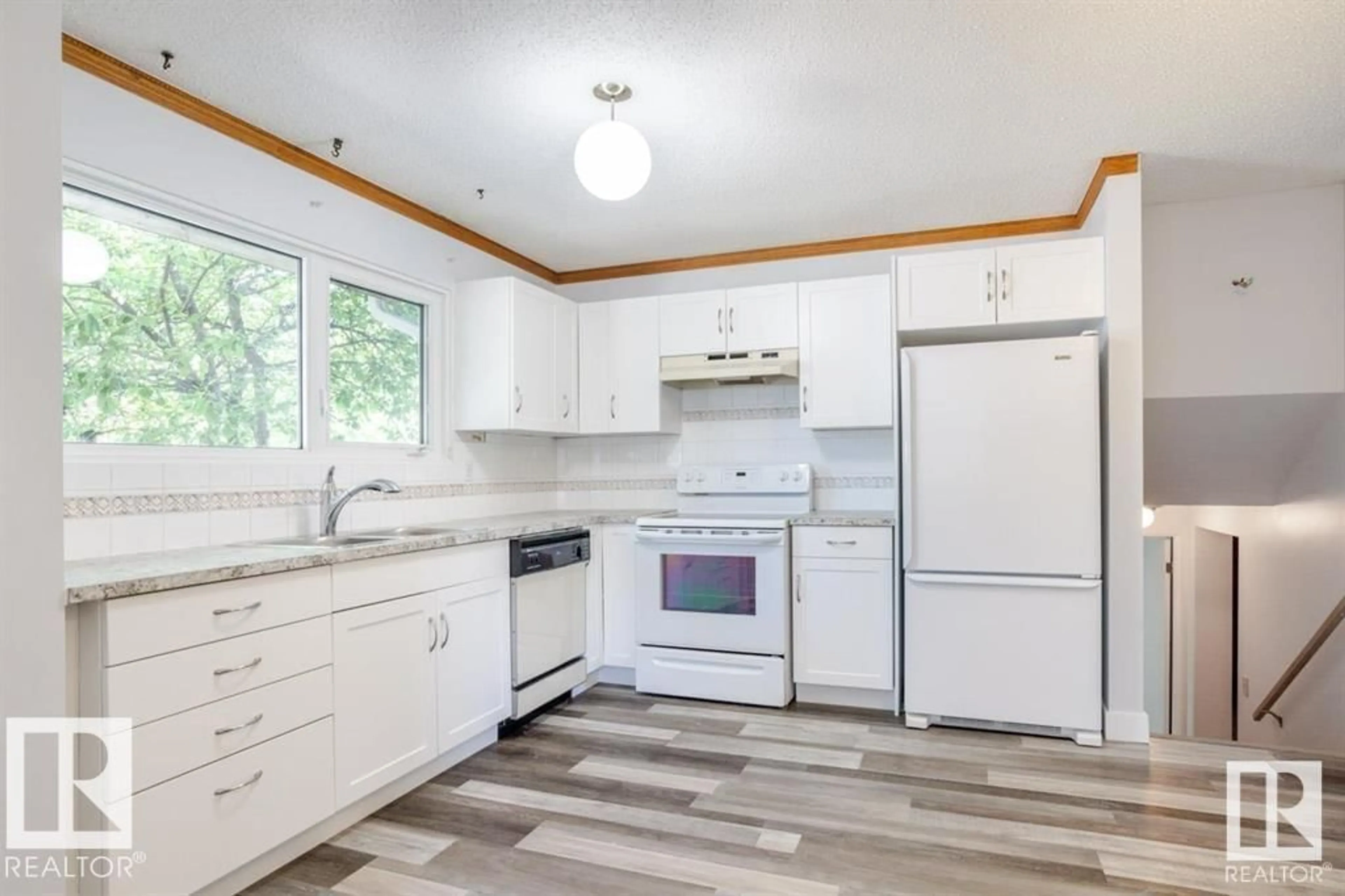 Standard kitchen, unknown for 5718 GARDEN MEADOWS DRIVE, Wetaskiwin Alberta T9A2L6