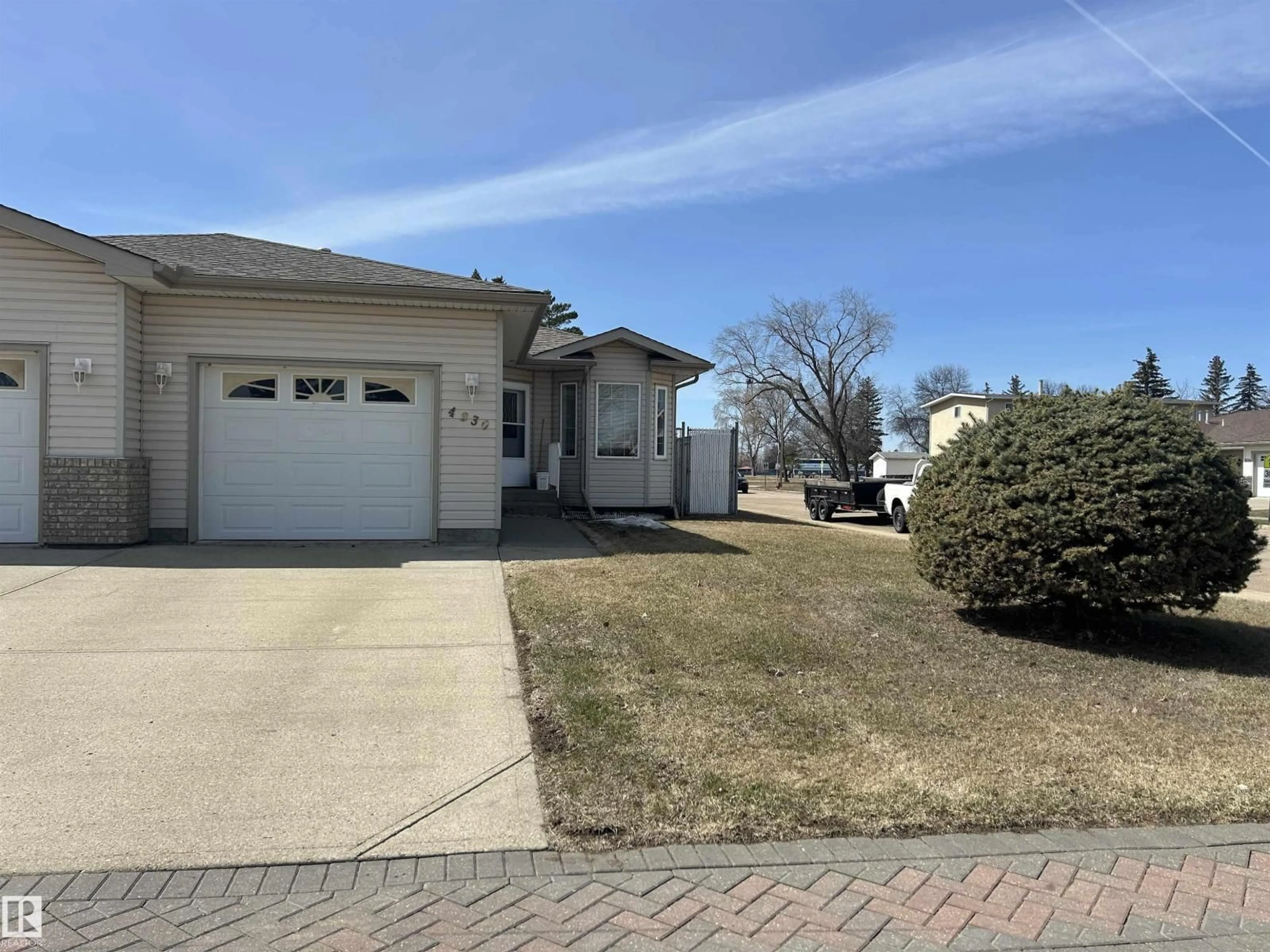 A pic from outside/outdoor area/front of a property/back of a property/a pic from drone, street for 4930 50 ST, Redwater Alberta T0A2W0