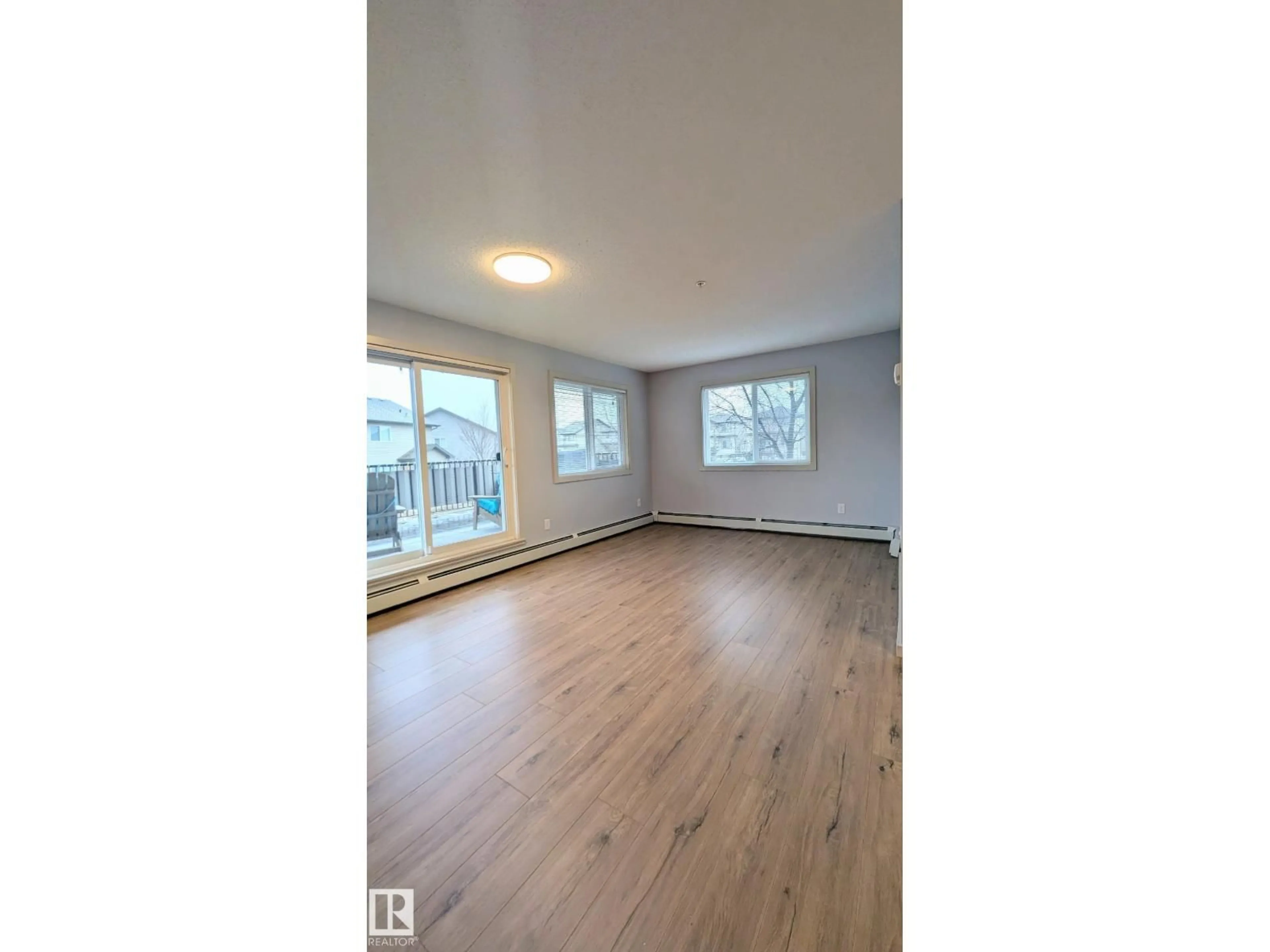 A pic of a room for 120 - 5404 7 AV, Edmonton Alberta T6X2X4
