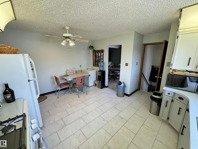 10723 108 AV, Westlock 5