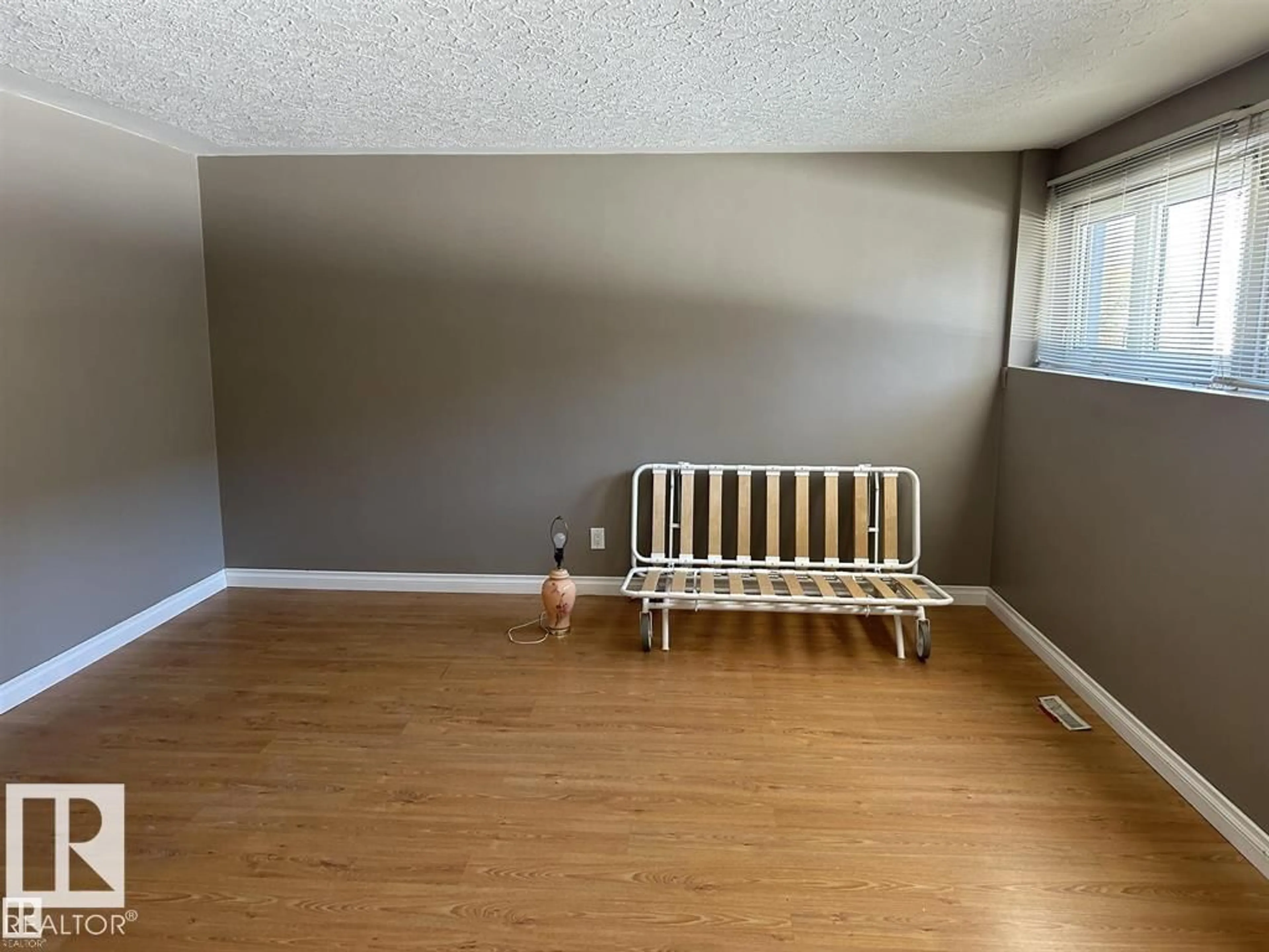 A pic of a room for #2 - 6920 101 AV NW, Edmonton Alberta T6A0H7