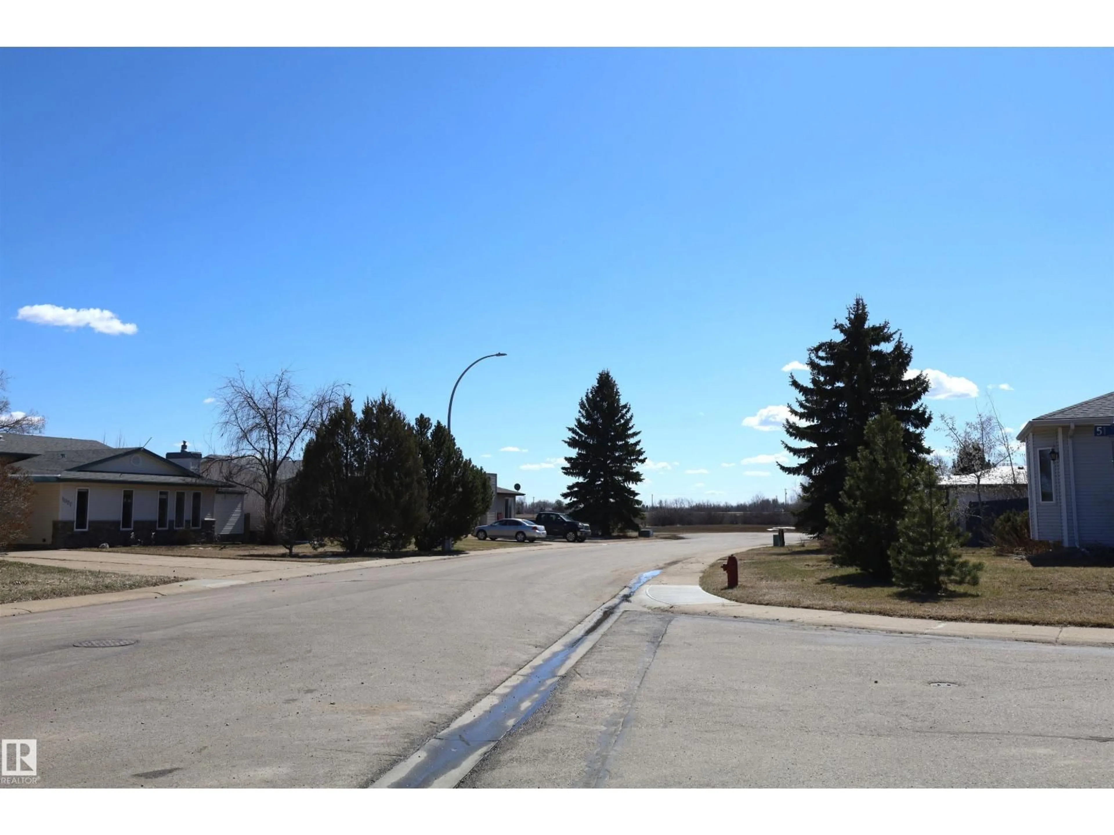 Blurry image for 4602 51 AV, Bon Accord Alberta T0G0K0