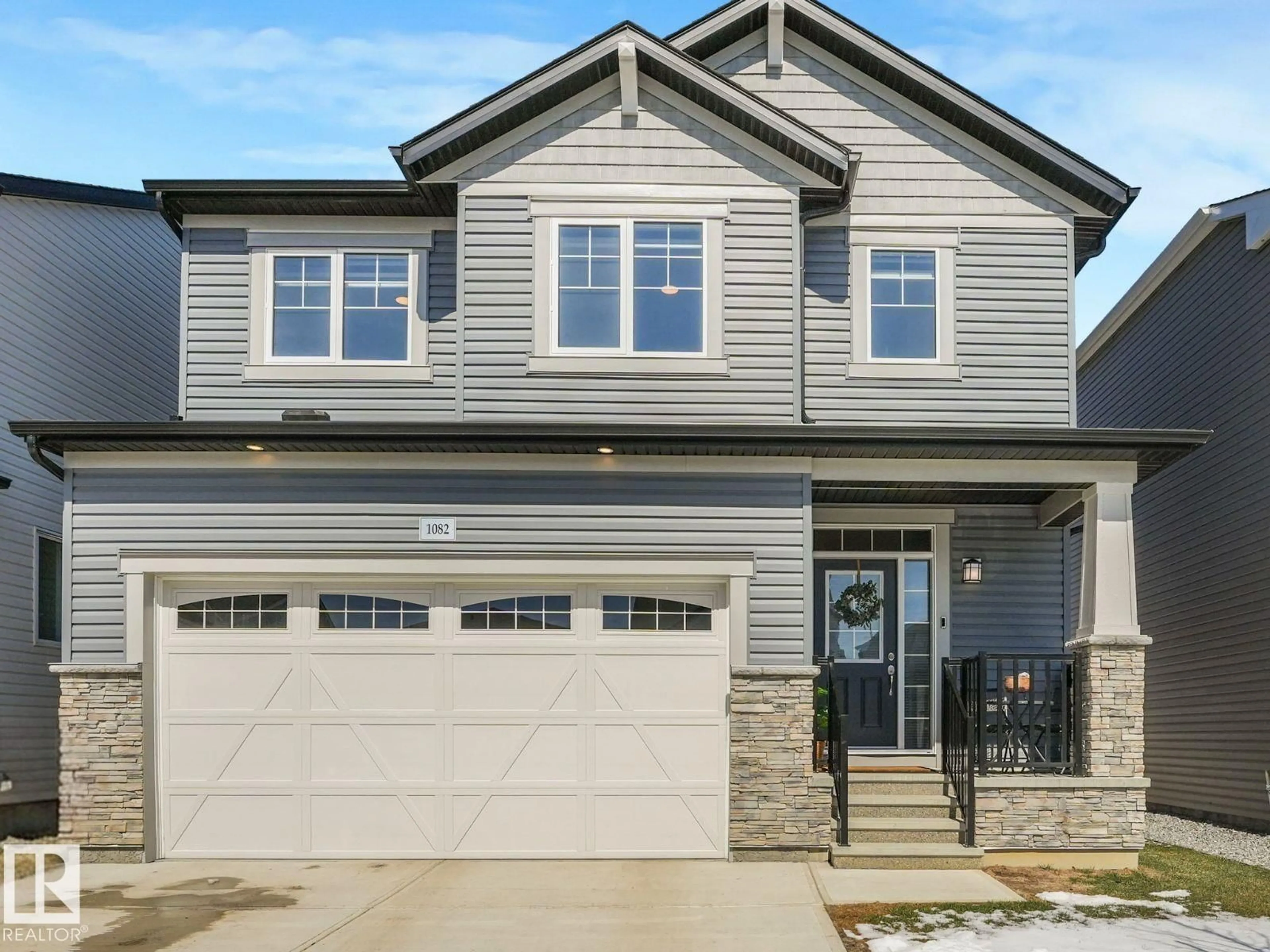 Home with vinyl exterior material, street for 1082 STONESIDE RD, Sherwood Park Alberta T8H3A1