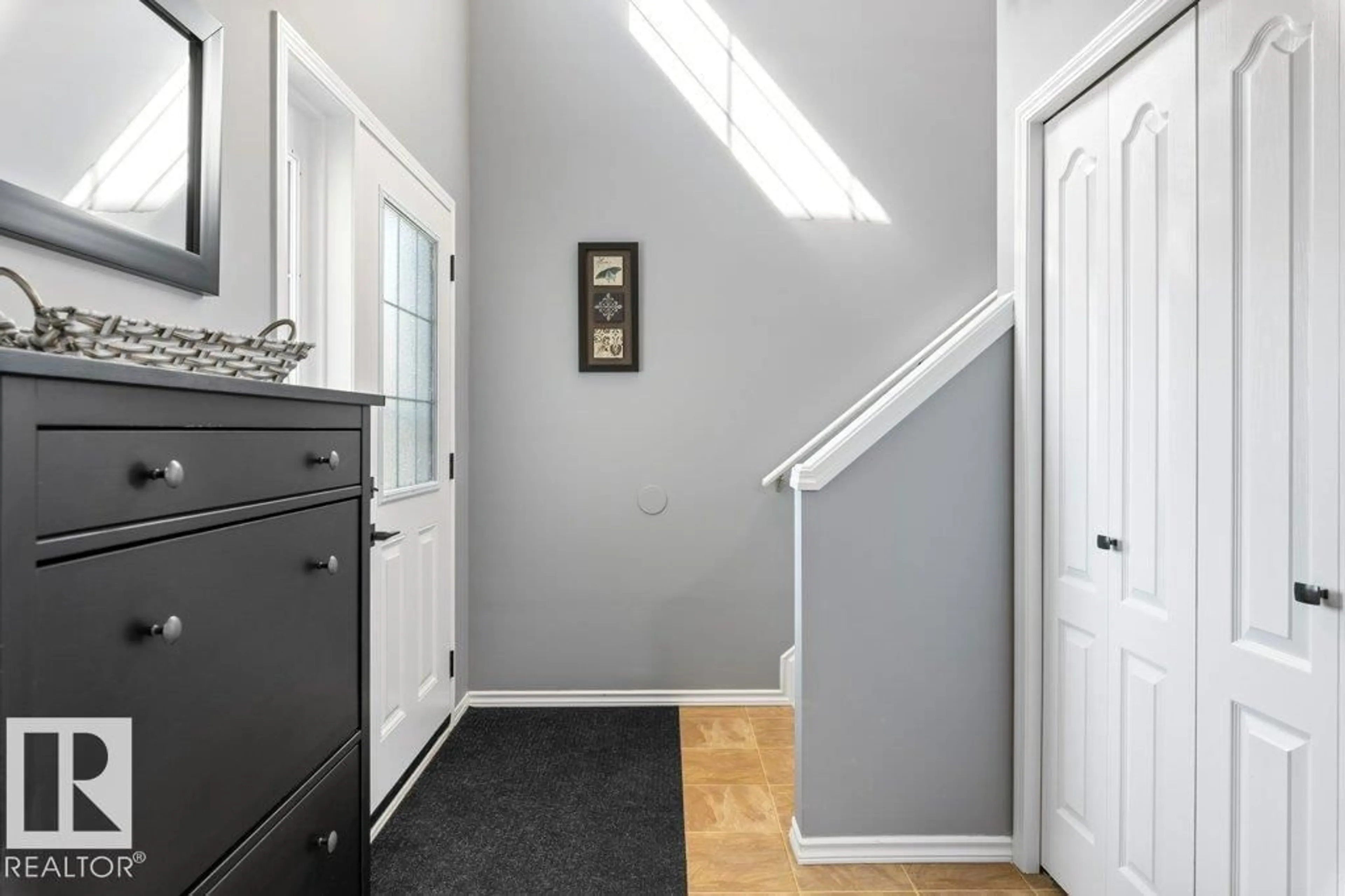 Indoor entryway for 8938 179A AV, Edmonton Alberta T5Z0A6