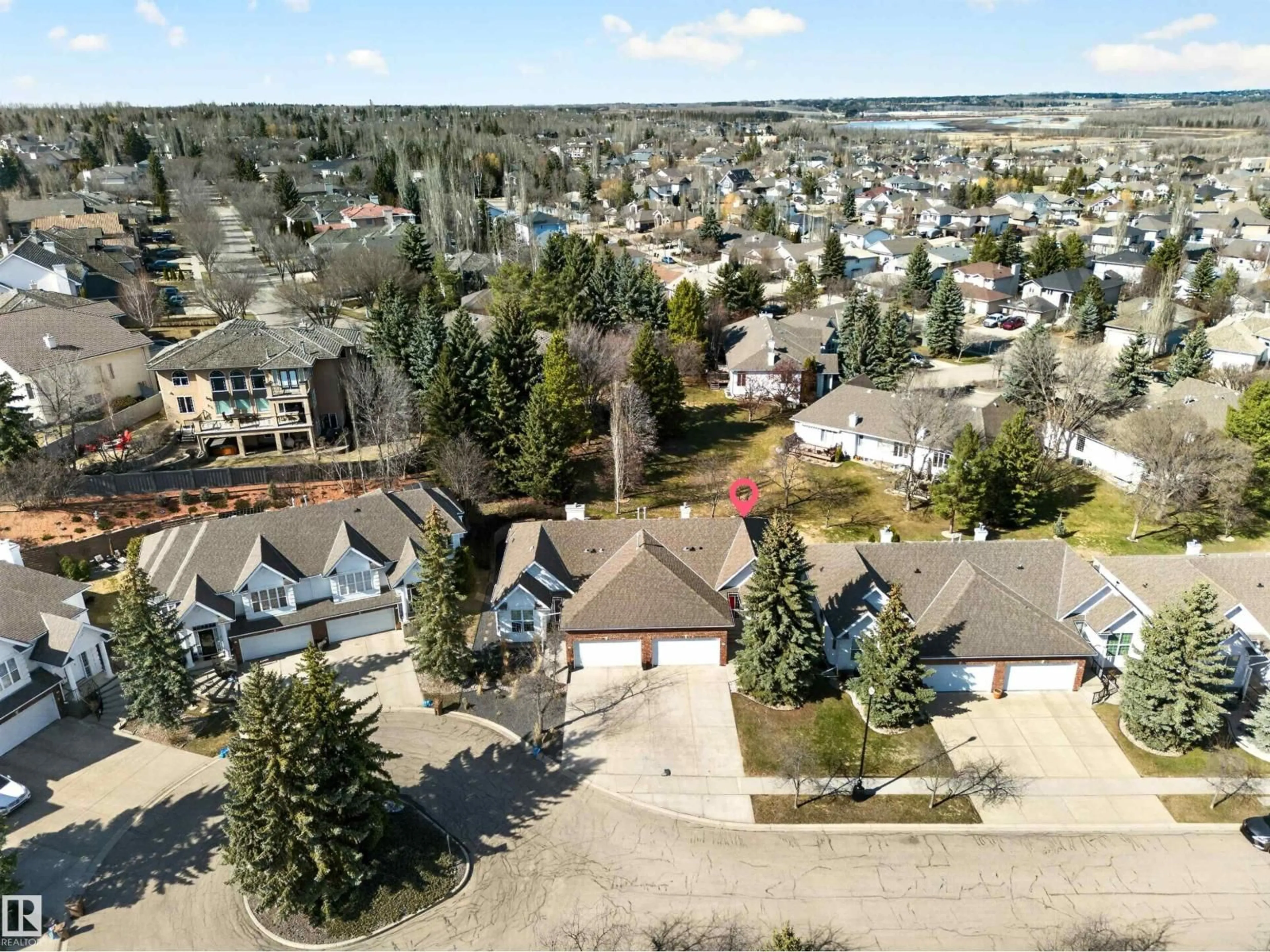 A pic from outside/outdoor area/front of a property/back of a property/a pic from drone, street for 7 OAKBAY PT, St. Albert Alberta T8N6N6