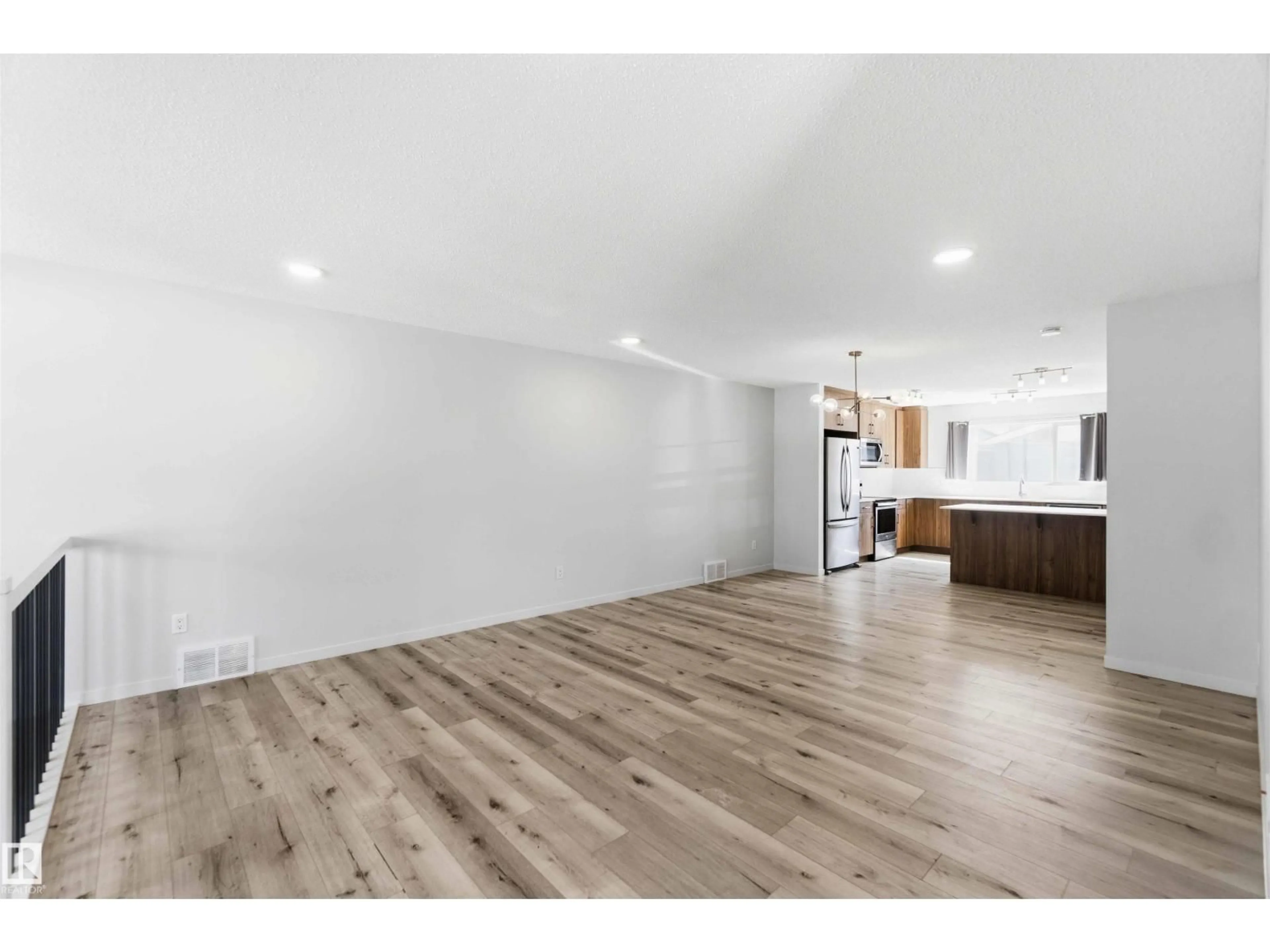 A pic of a room for 22371 93 AV, Edmonton Alberta T5T7L9